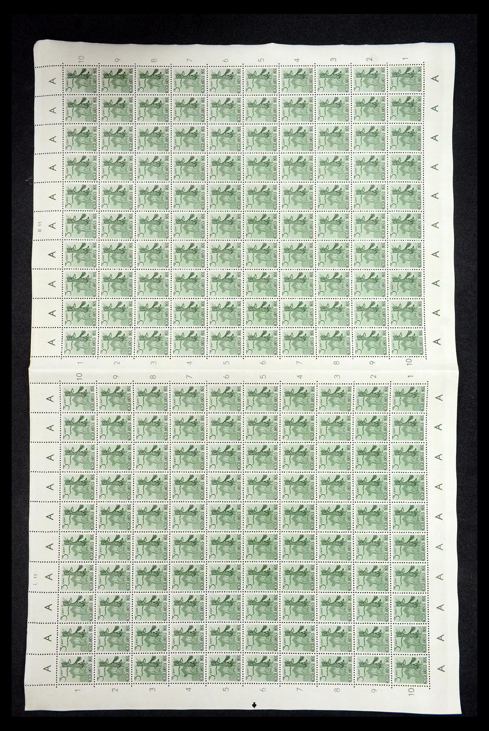 13135 004 - Postzegelverzameling 13135 Nederlands Indië 1941-1945