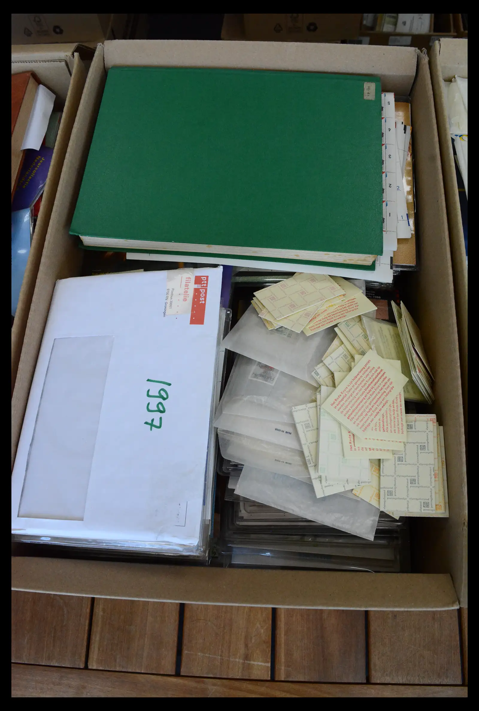 13151 0006 - Stamp collection 13151 Netherlands old face value 1977-2001.