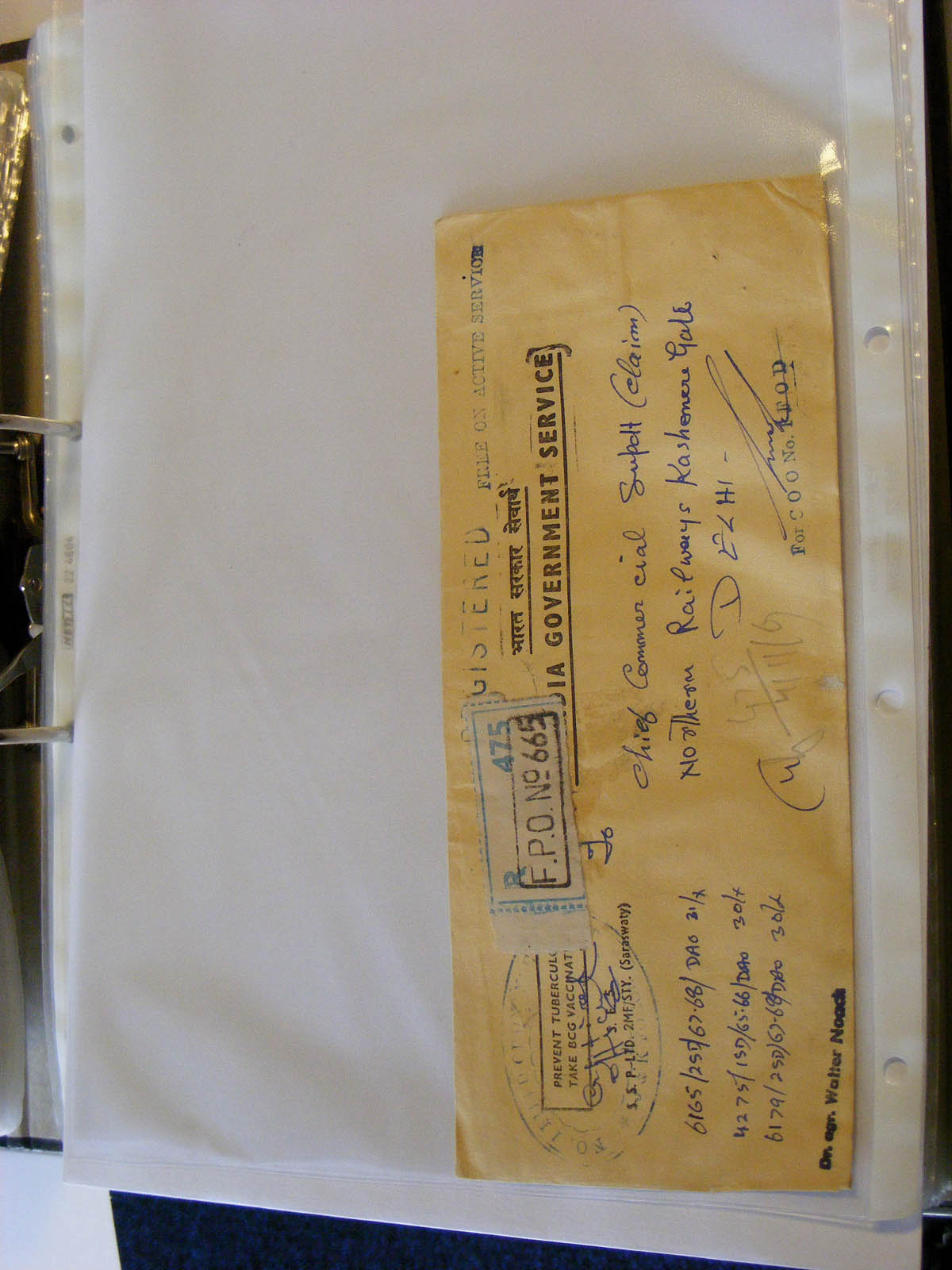 19584-1 142 - 19584 India dienst brieven.