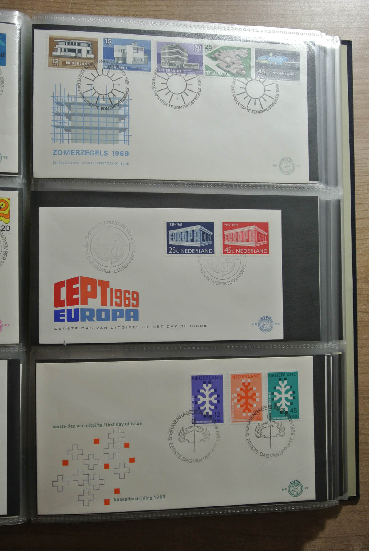 26417 032 - 26417 Netherlands 1950-2013 FDC's.