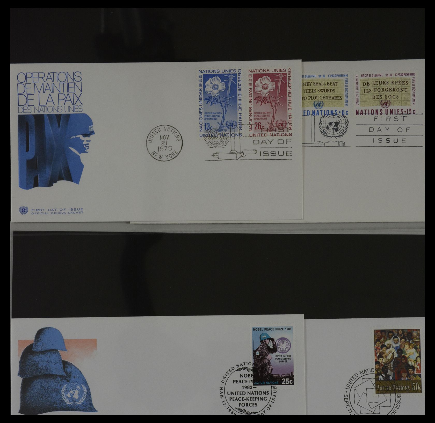 27382 068 - 27382 Verenigde Naties 1957-2003 FDC's.