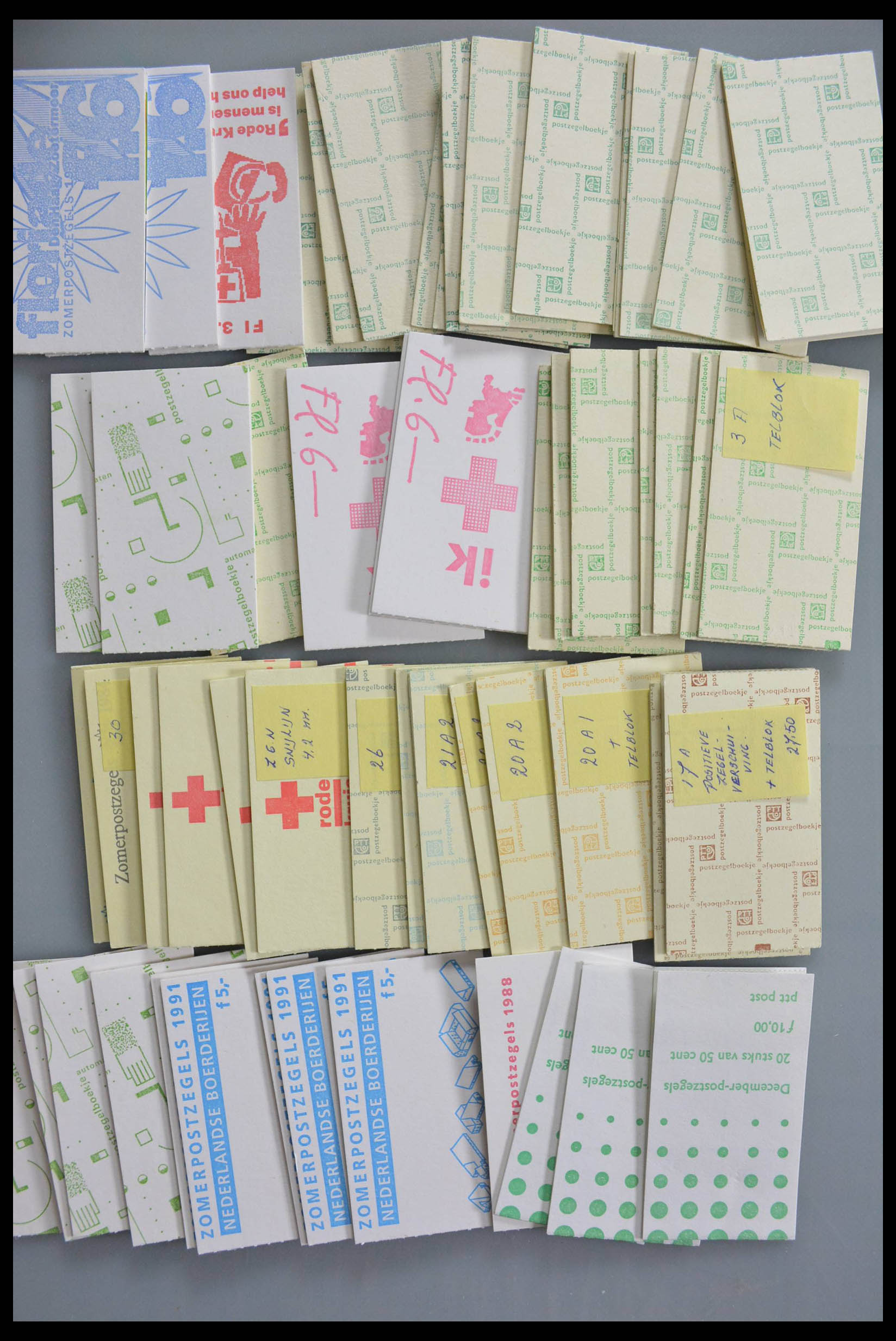 28358 015 - 28358 Western Europe stampbooklets.