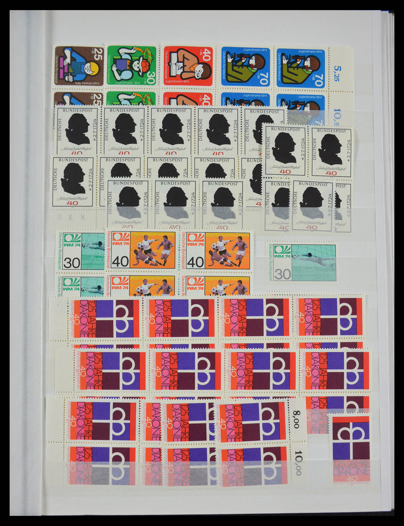 28379 049 - 28379 Bundespost 1958-2000 MNH stock.