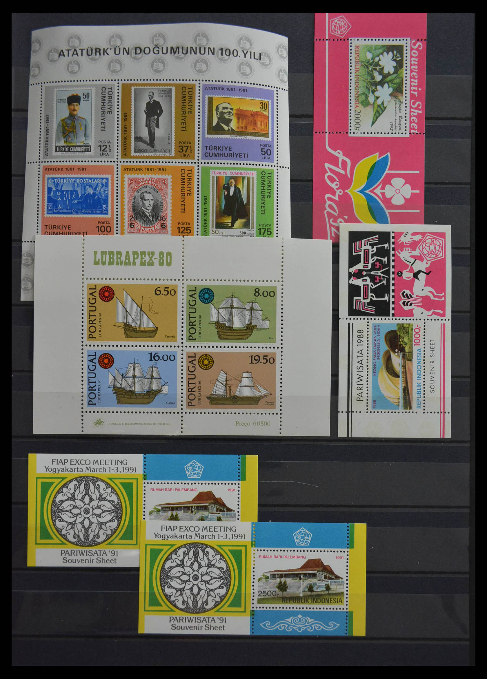 28511 013 - 28511 World souvenir sheets.
