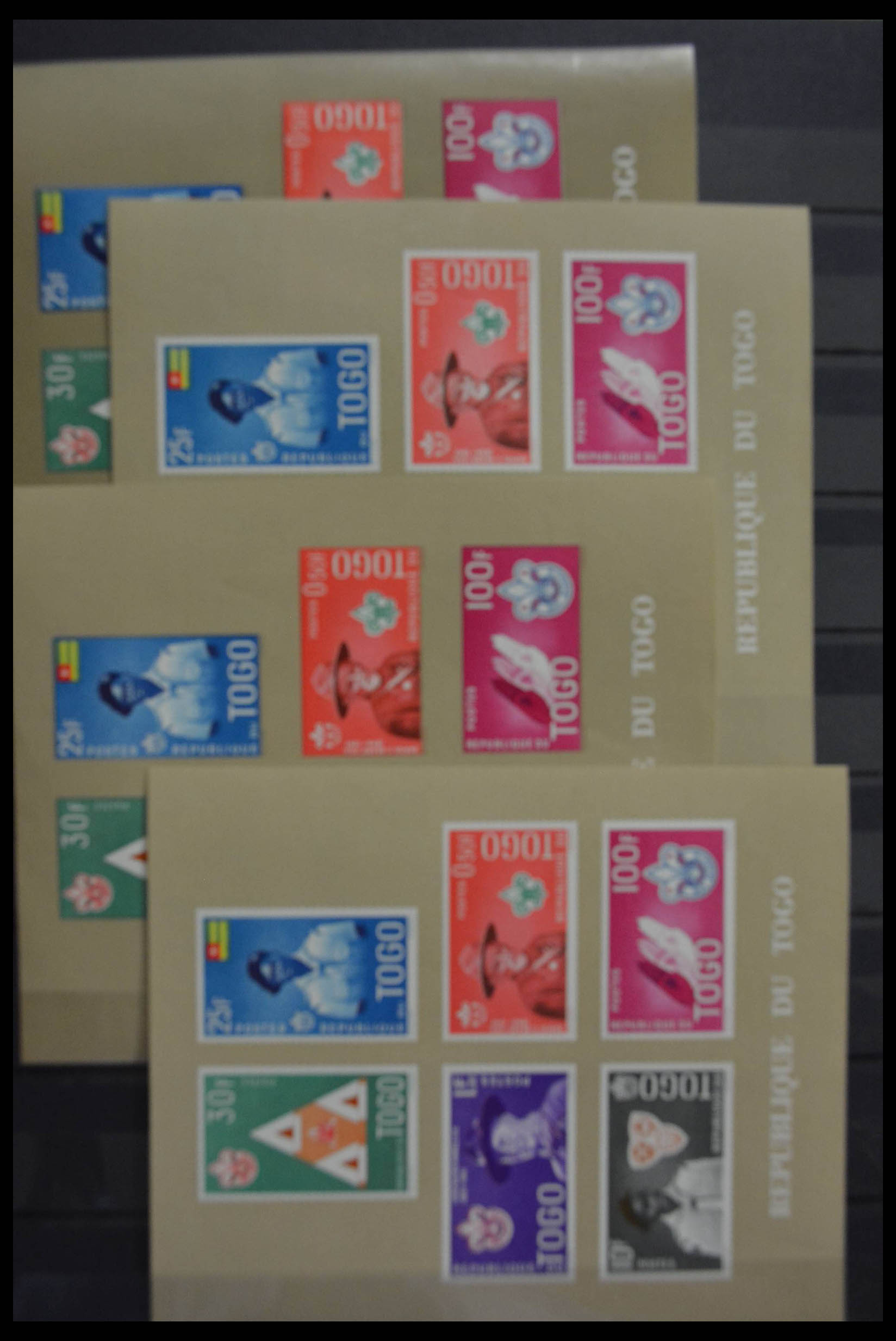 28513 016 - 28513 World souvenir sheets.