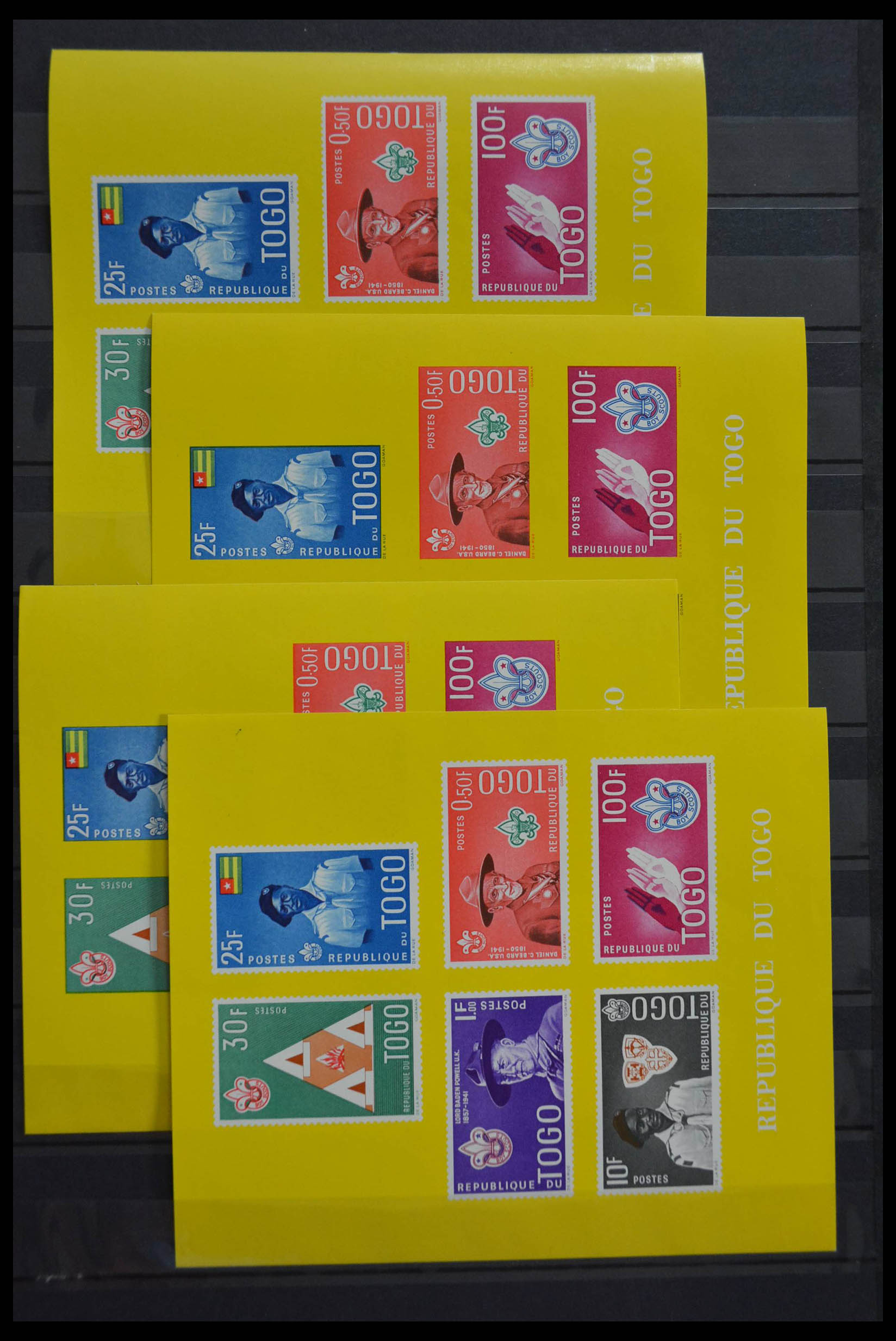 28513 017 - 28513 World souvenir sheets.