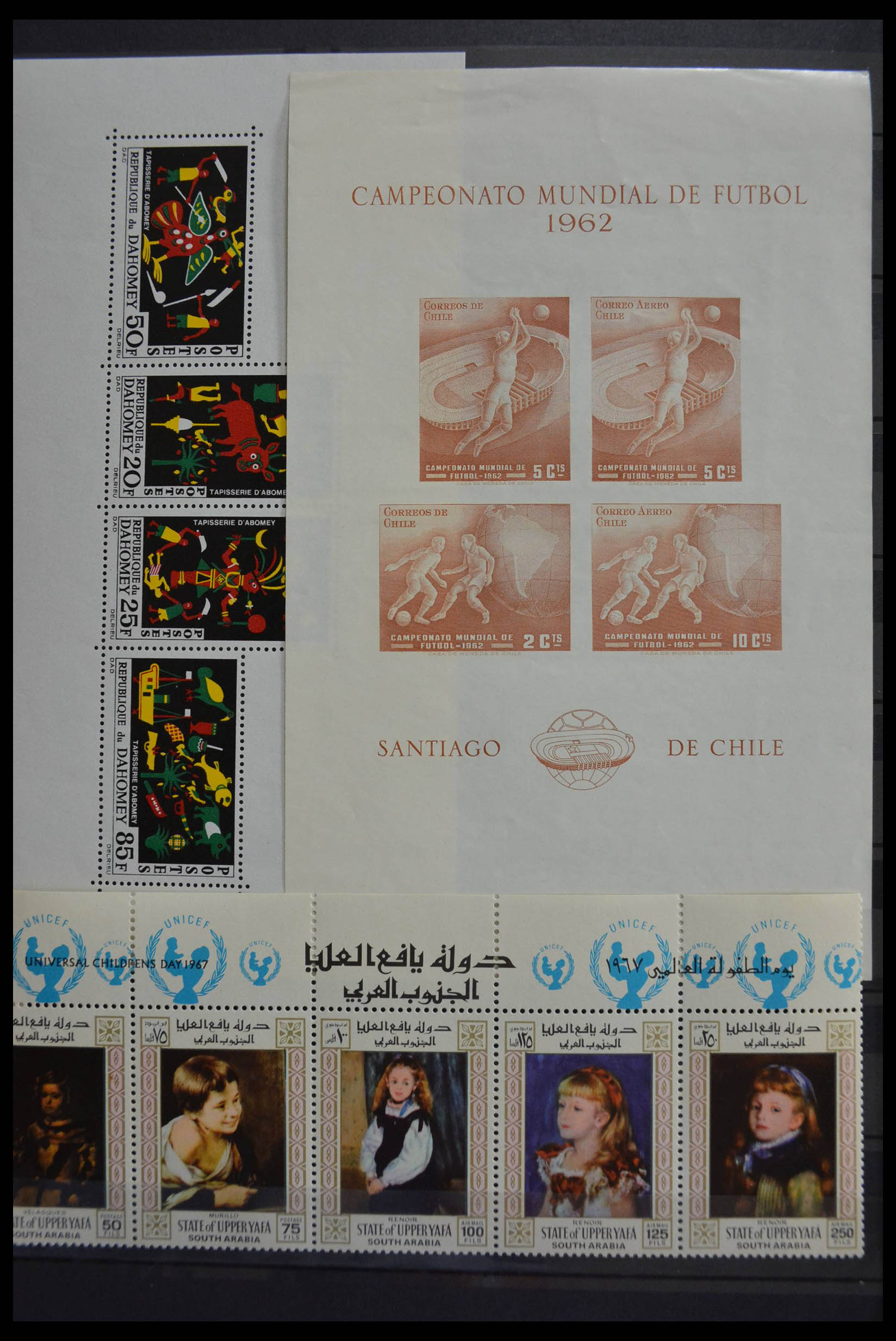 28513 046 - 28513 World souvenir sheets.