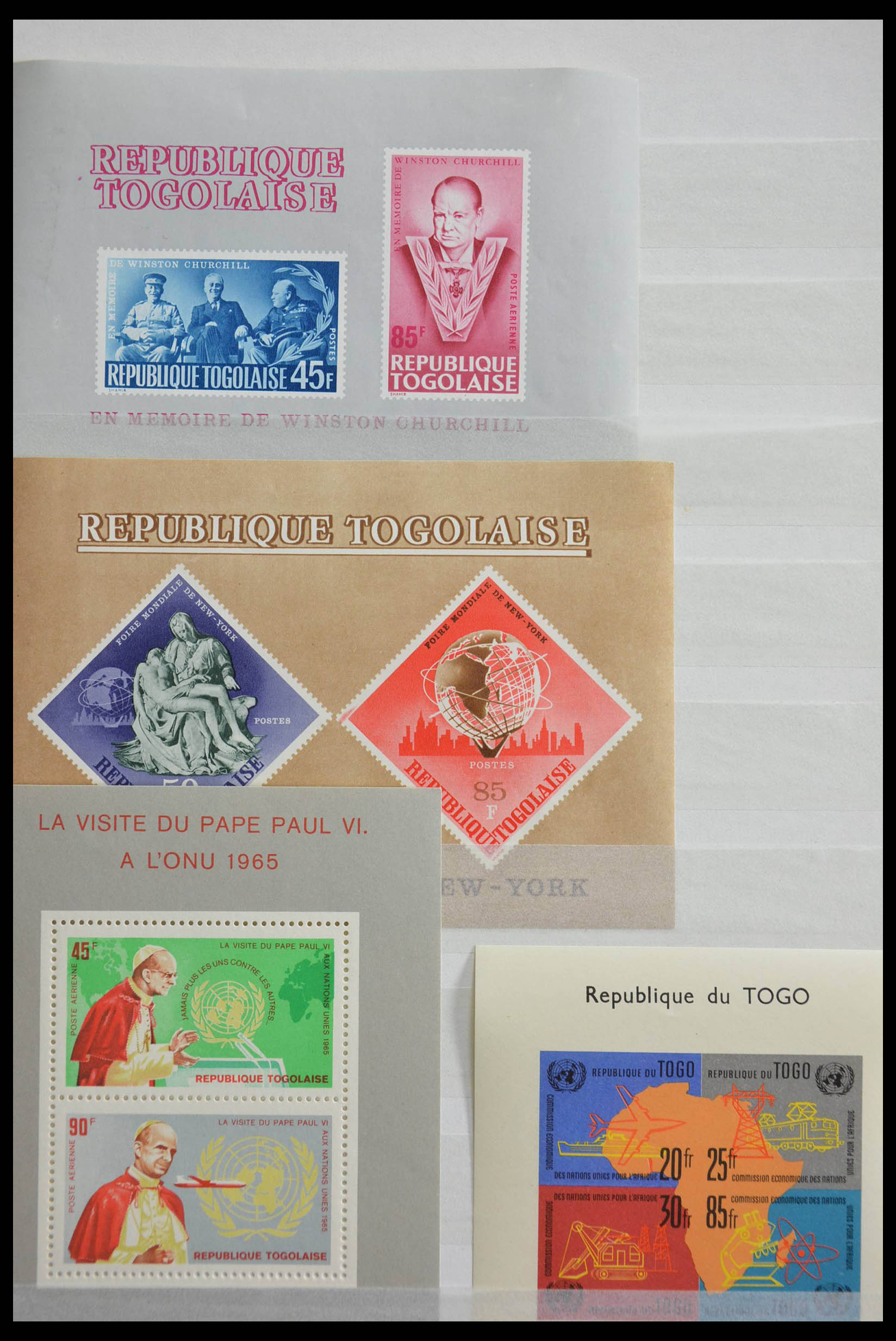 28515 001 - 28515 World souvenir sheets.