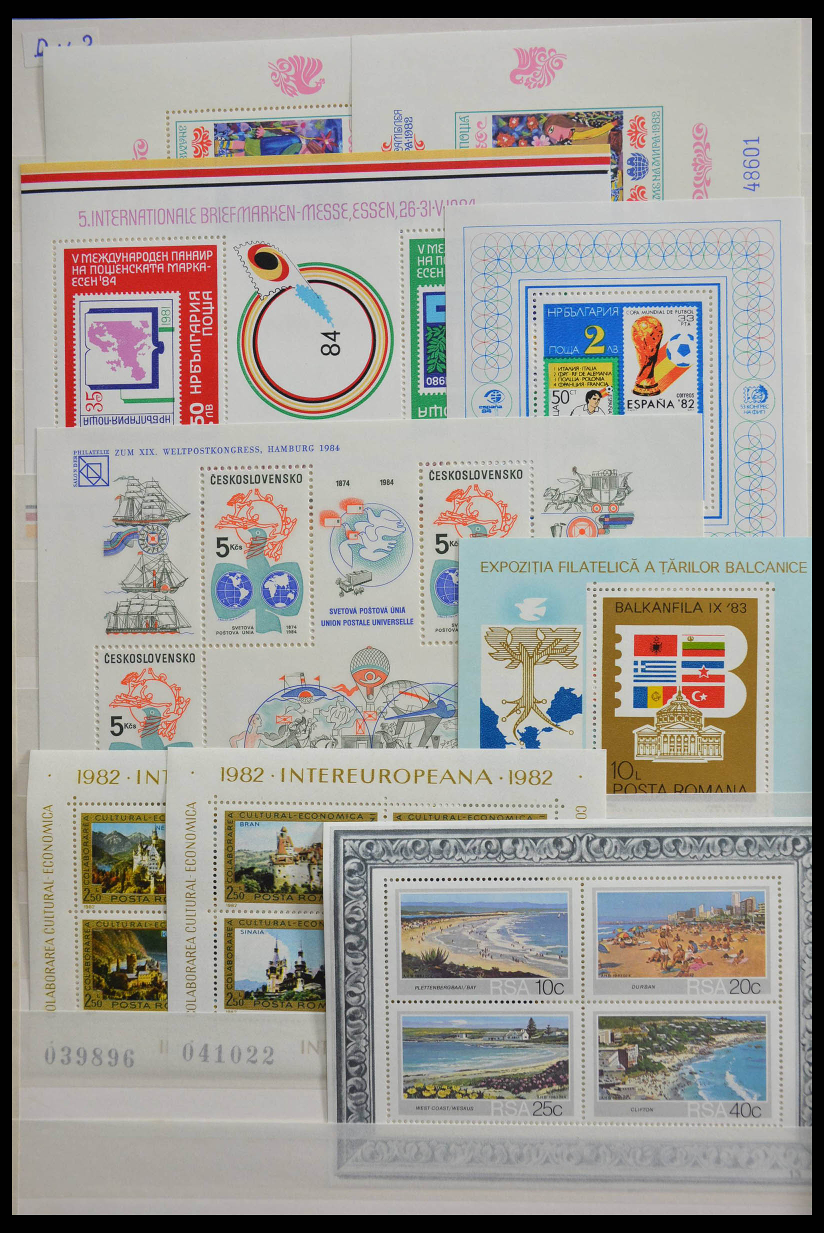 28538 006 - 28538 World souvenir sheets.
