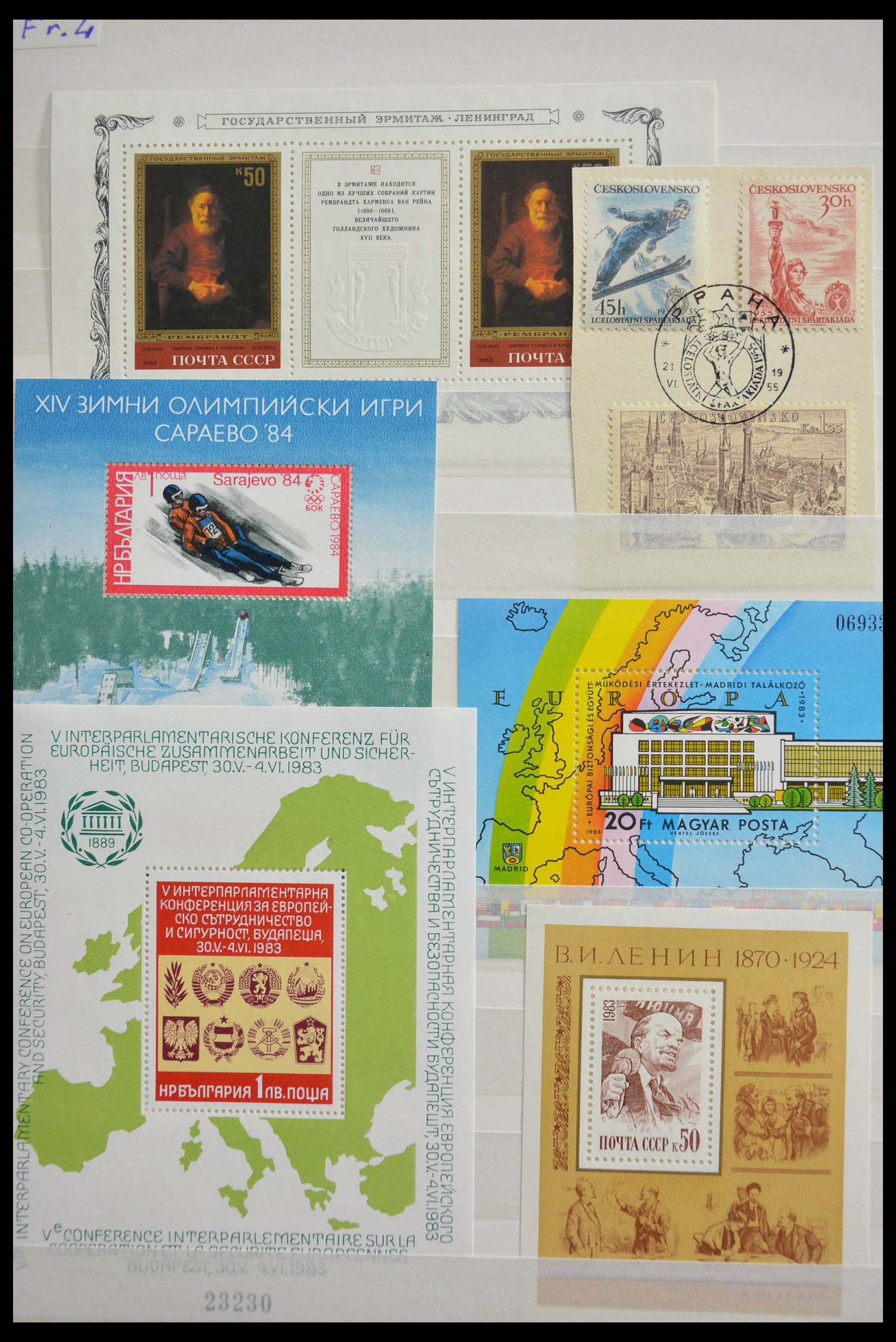 28538 012 - 28538 World souvenir sheets.