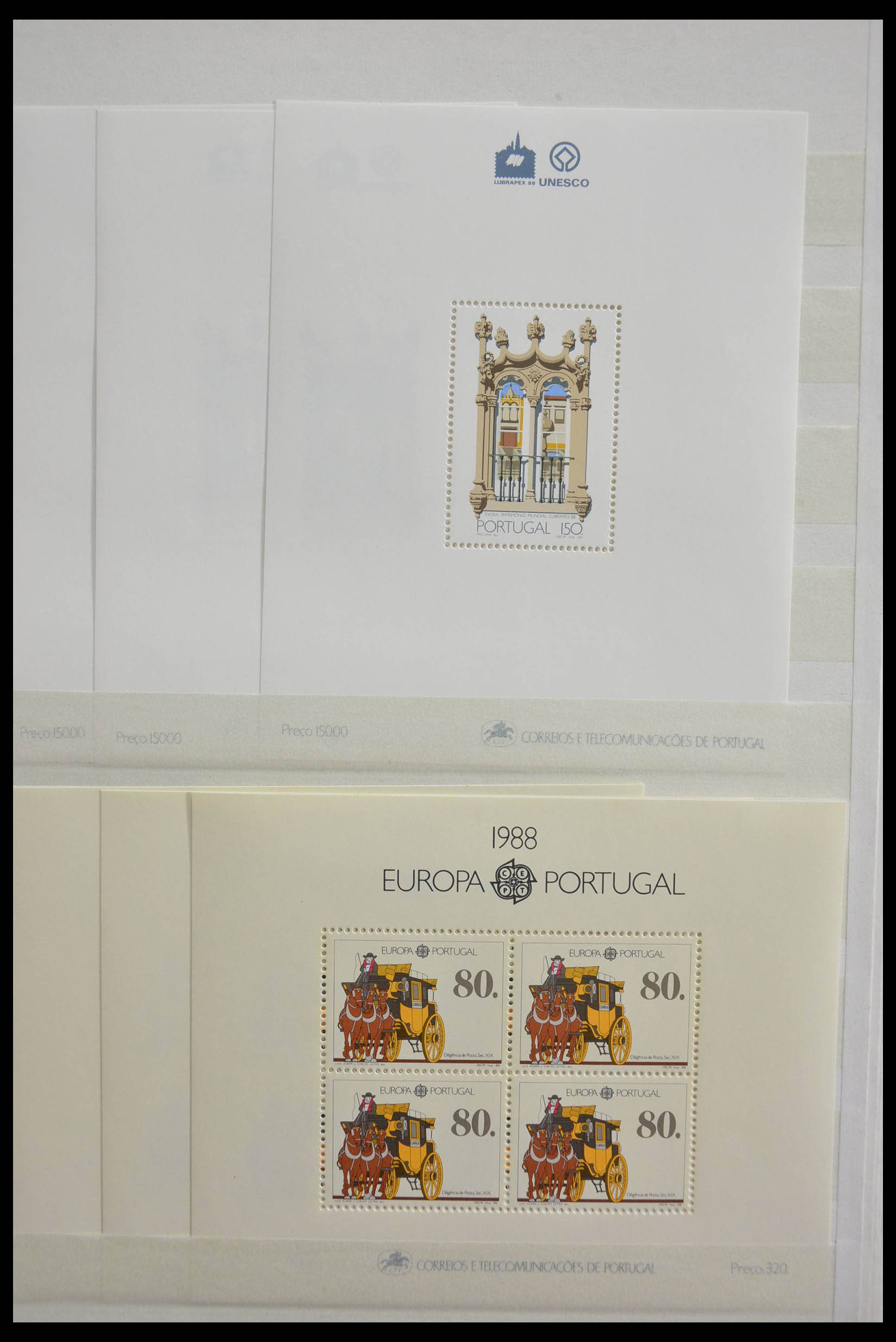 28540 011 - 28540 Portugal souvenir sheets.