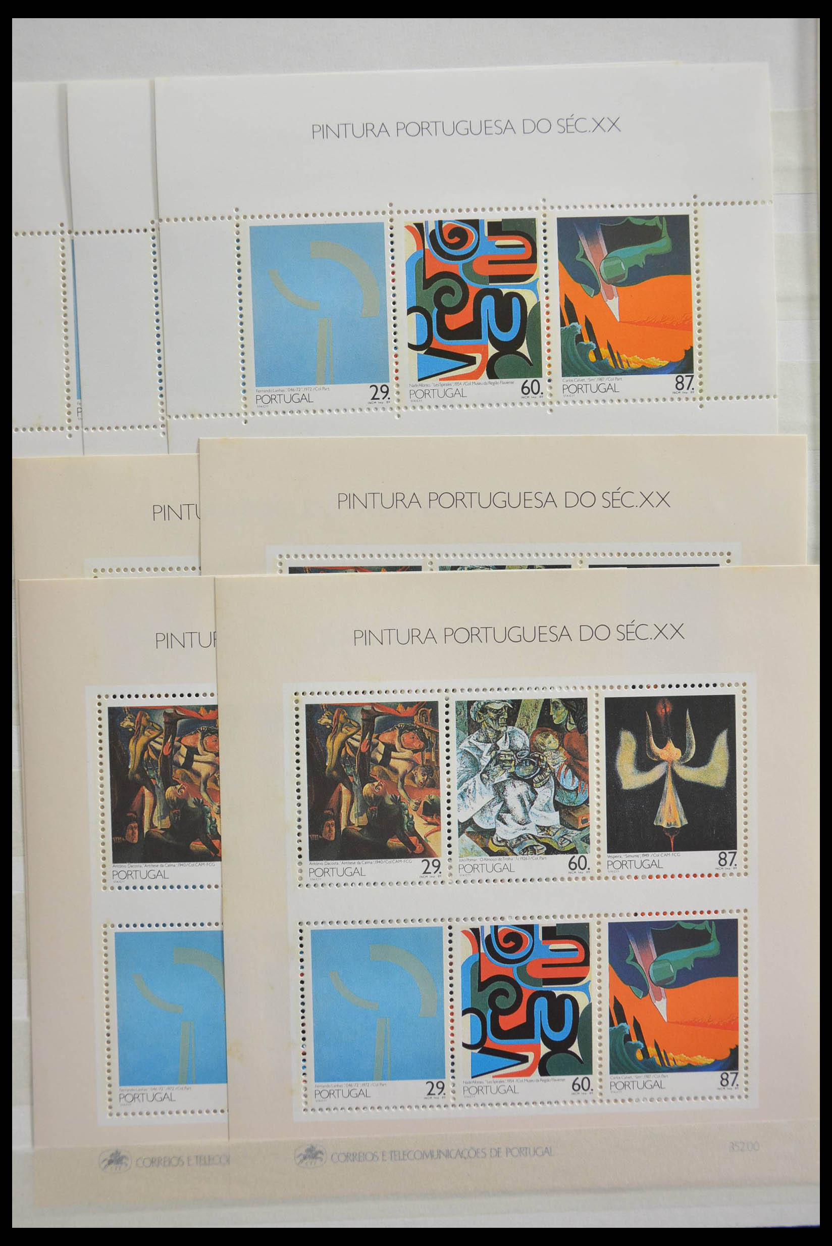 28540 014 - 28540 Portugal souvenir sheets.