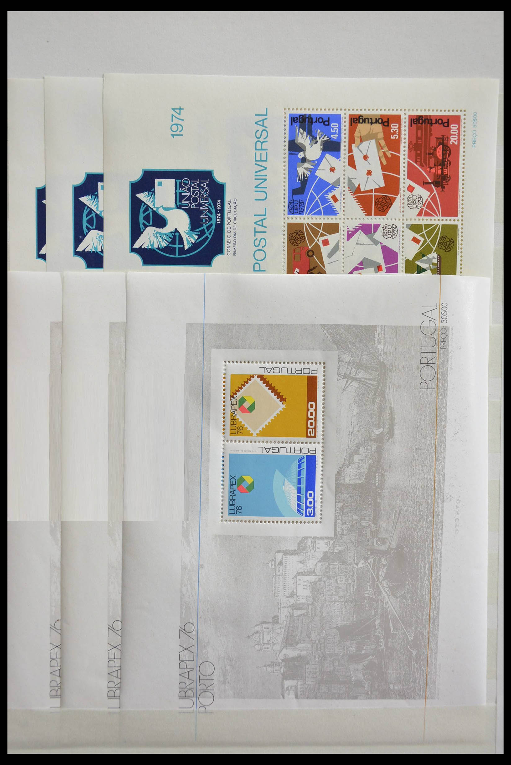 28540 021 - 28540 Portugal souvenir sheets.