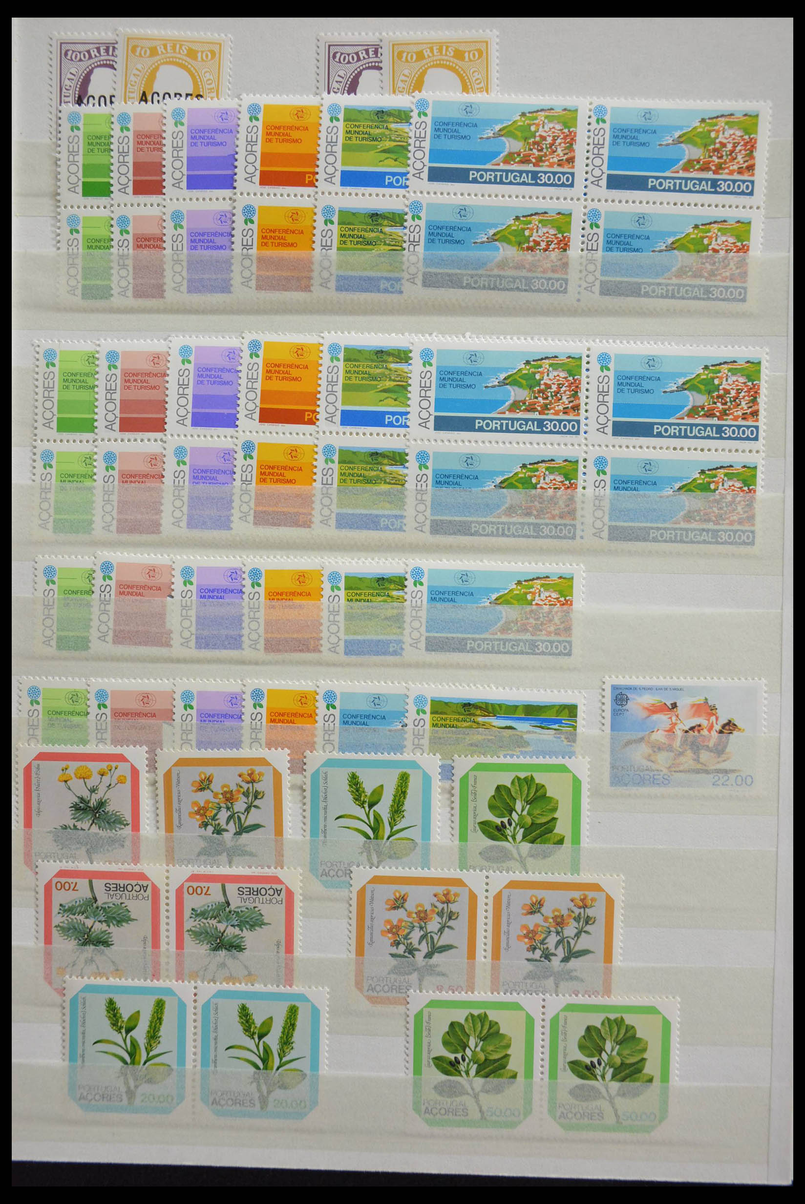 28540 029 - 28540 Portugal souvenir sheets.
