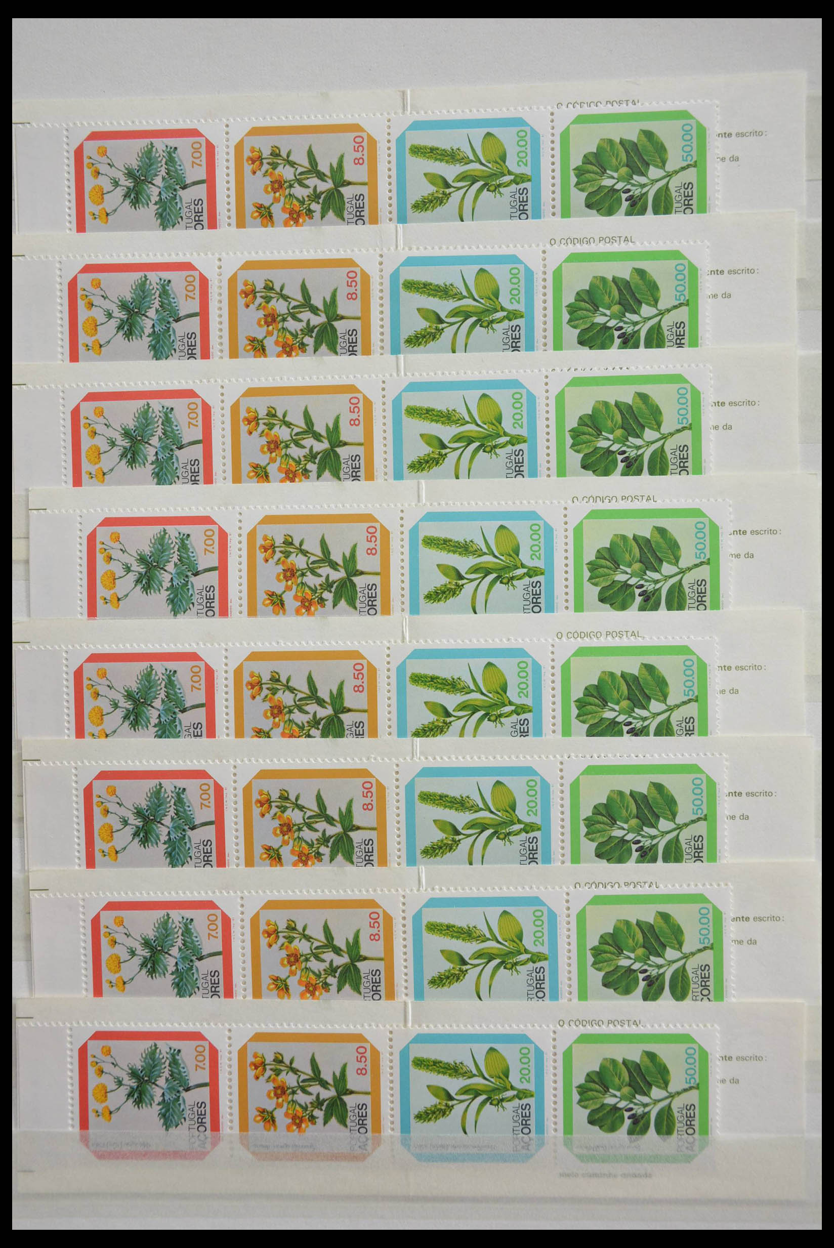 28540 033 - 28540 Portugal souvenir sheets.