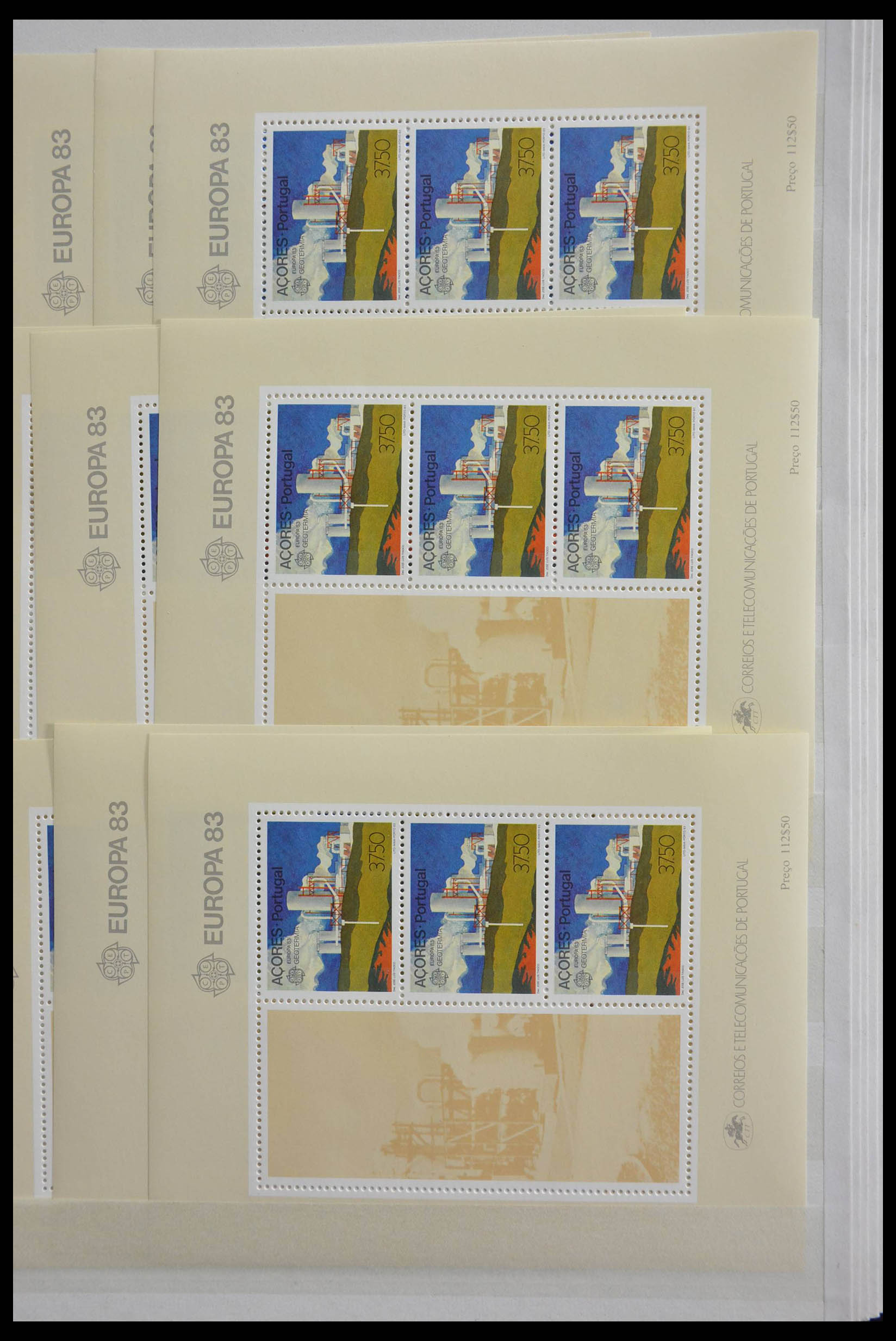 28540 035 - 28540 Portugal souvenir sheets.