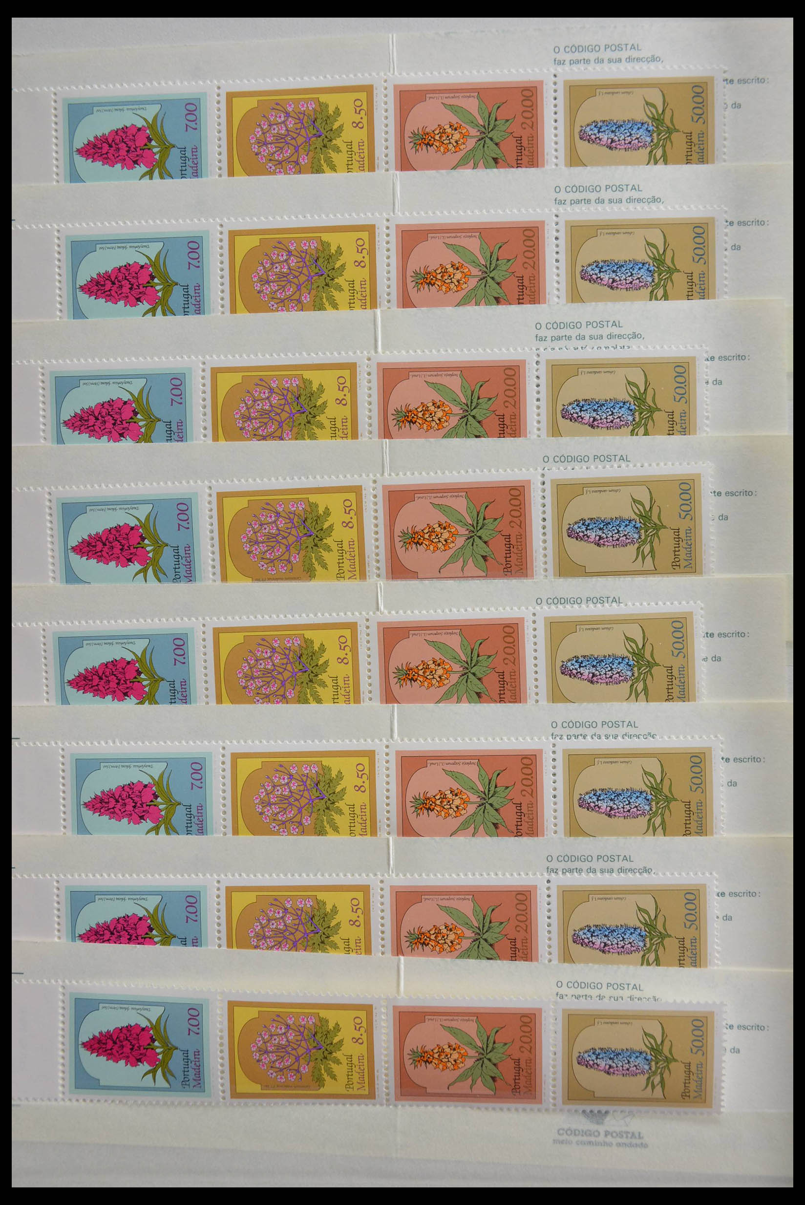 28540 040 - 28540 Portugal souvenir sheets.