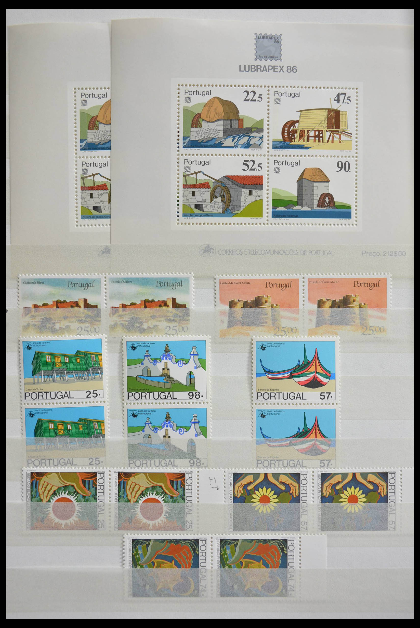 28540 048 - 28540 Portugal souvenir sheets.