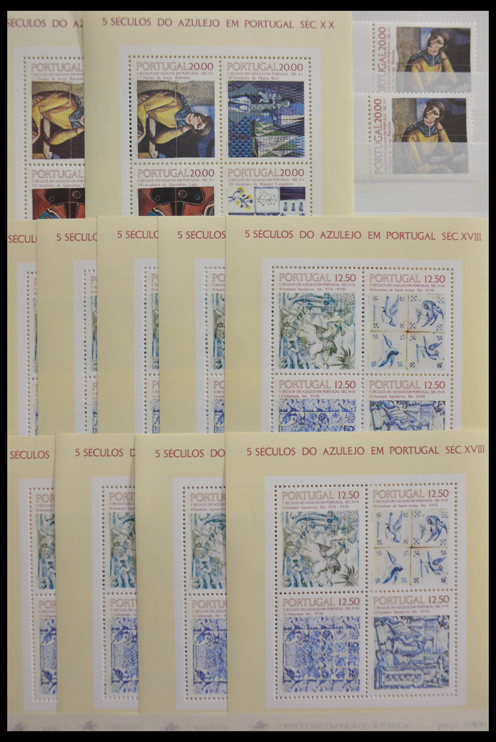 28540 069 - 28540 Portugal souvenir sheets.