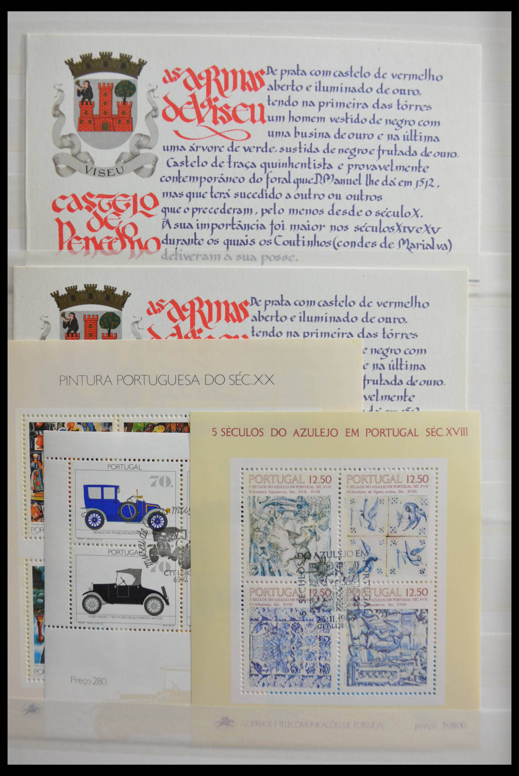 28540 105 - 28540 Portugal souvenir sheets.