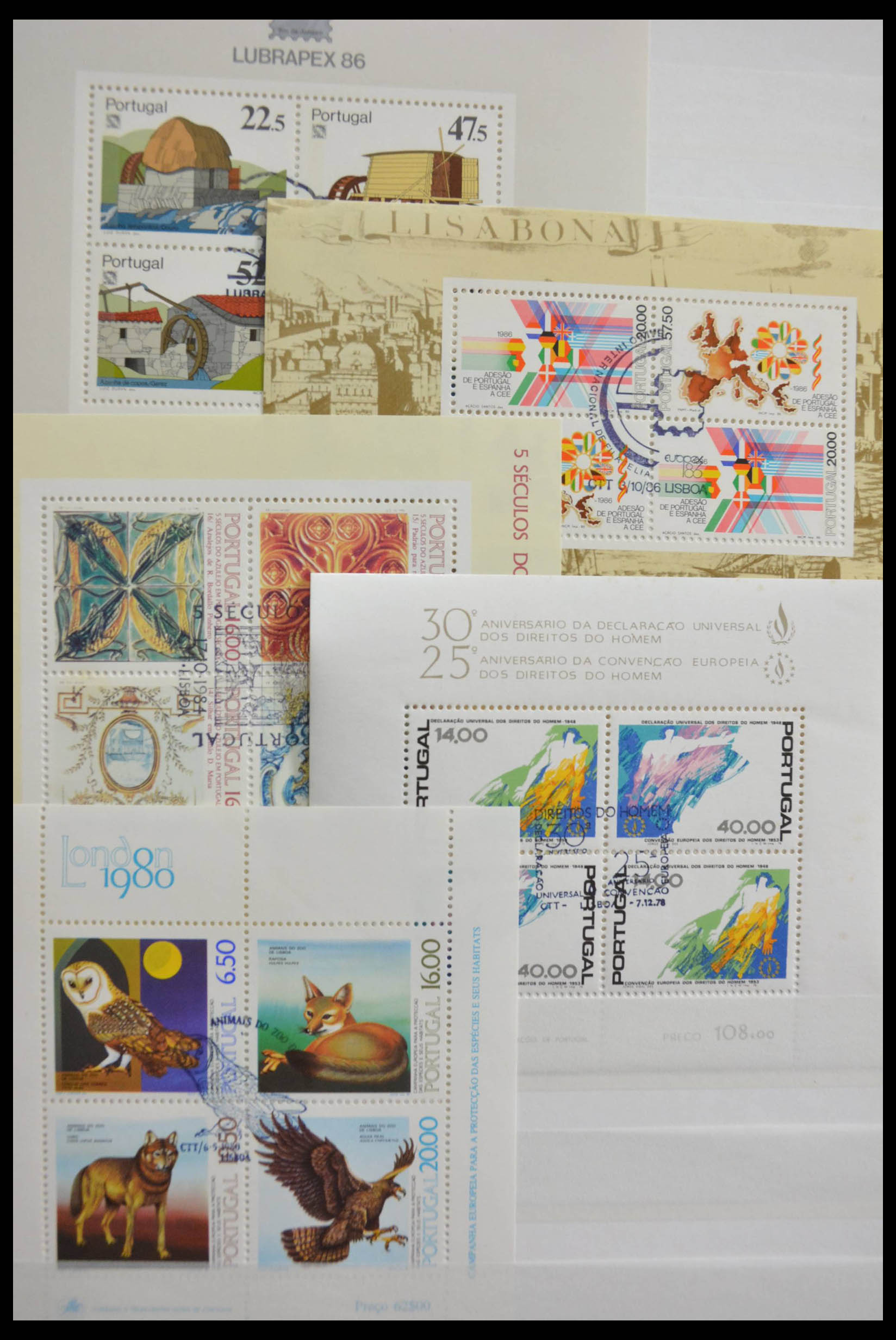 28540 107 - 28540 Portugal souvenir sheets.