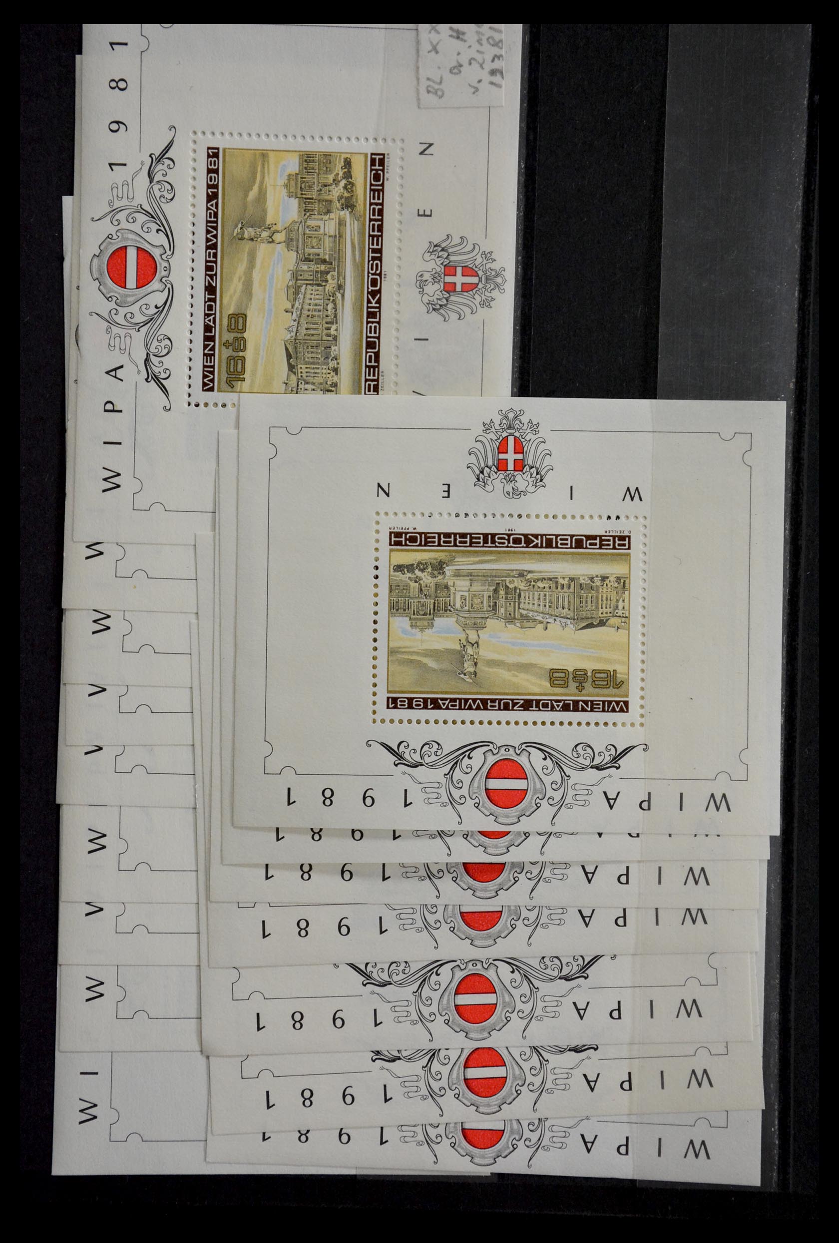 28986 041 - 28986 Souvenir sheets Western Europe.
