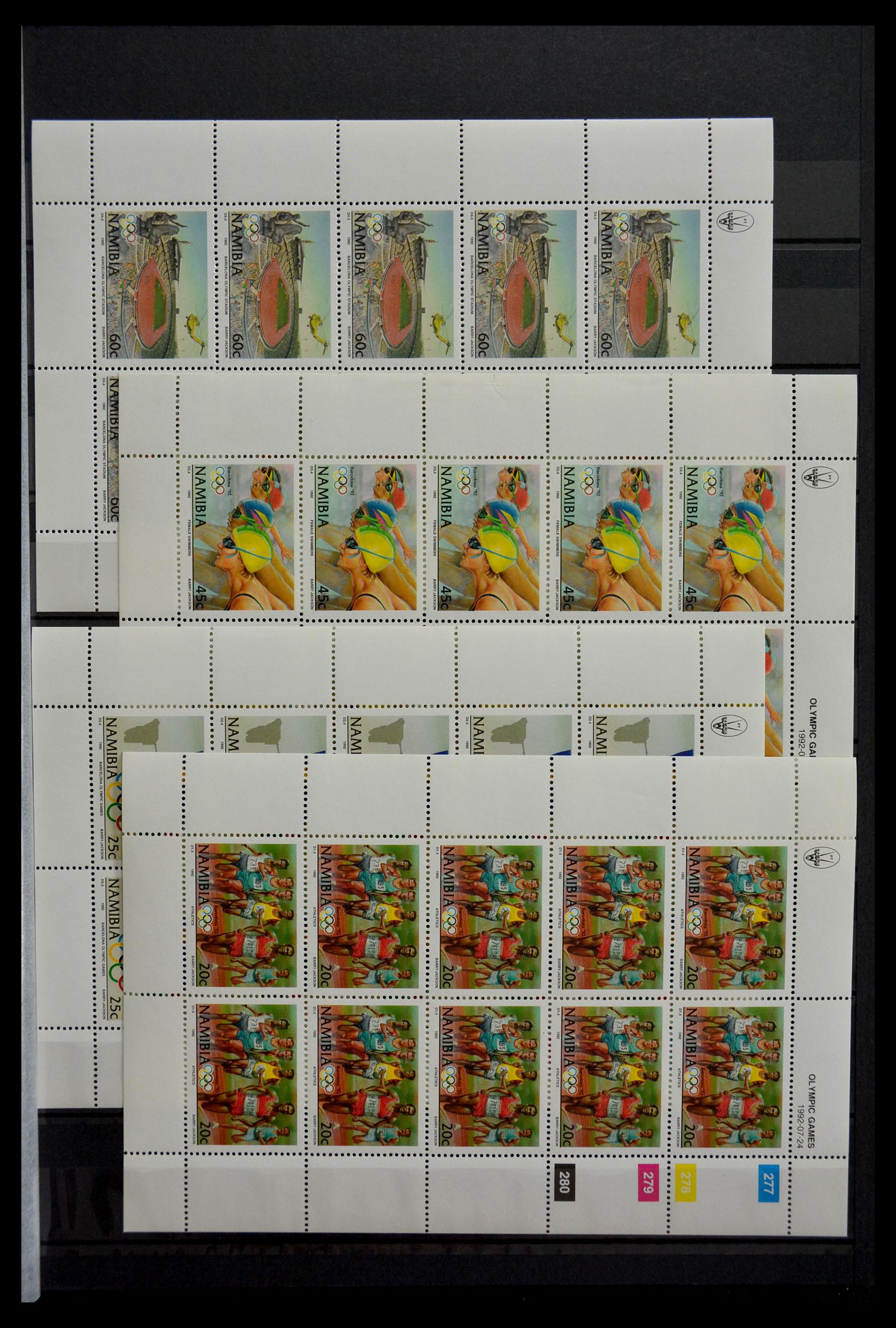 29352 060 - 29352 British Commonwealth sheetlets 1937-1997.