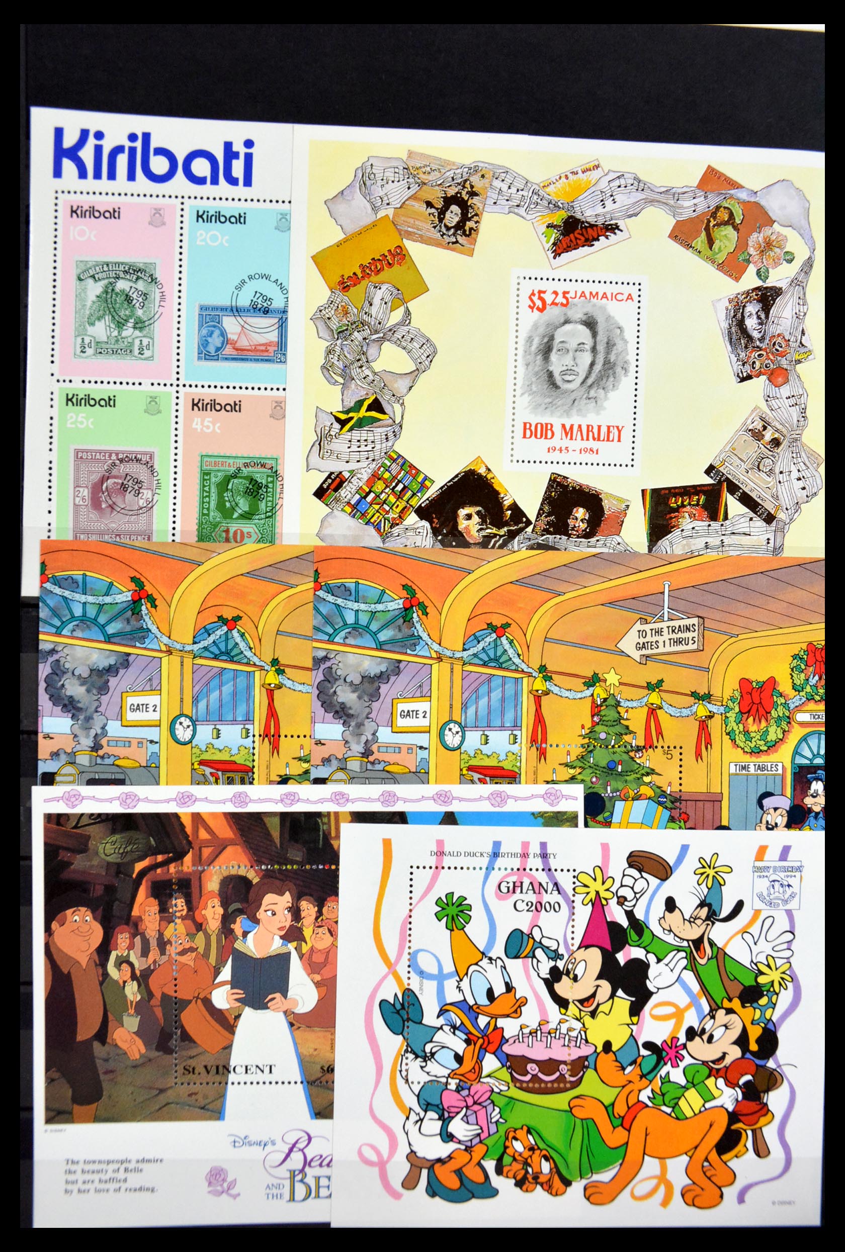 29584 012 - 29584 World souvenir sheets 1980-2011.