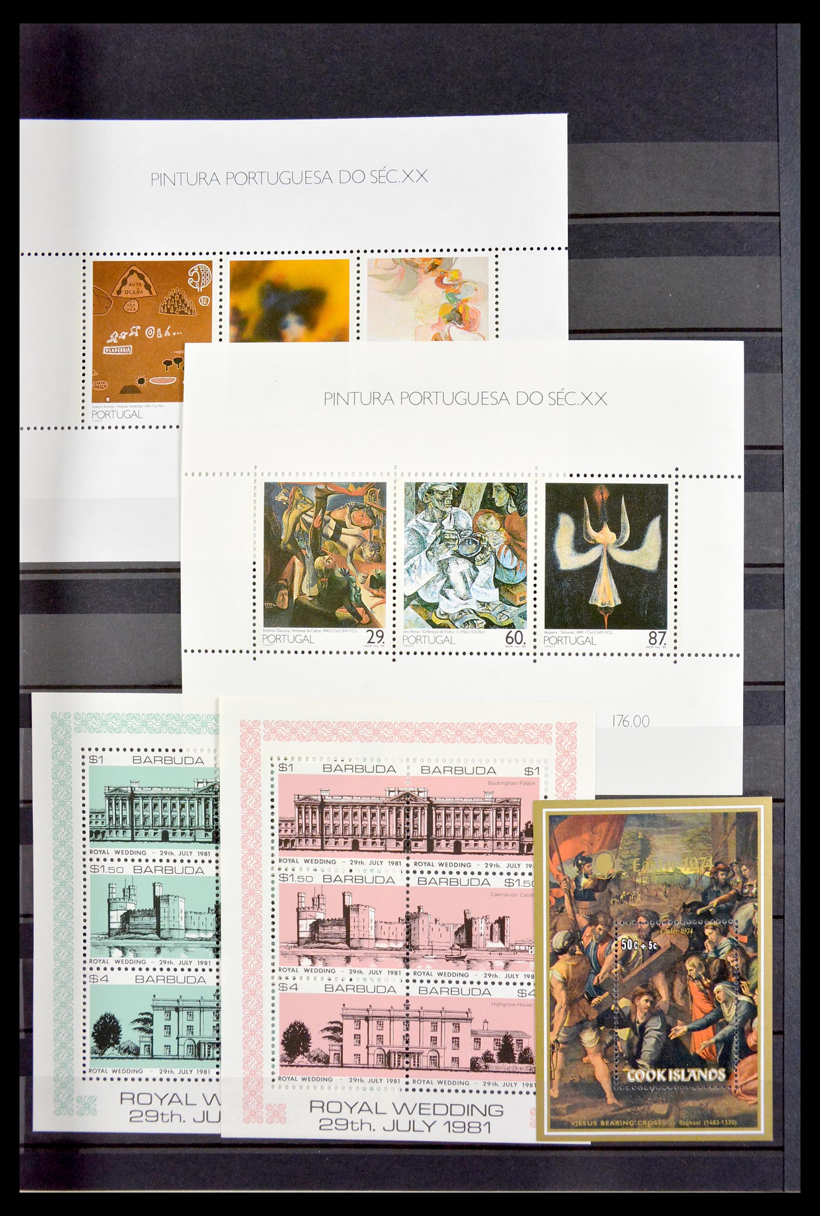 29584 019 - 29584 World souvenir sheets 1980-2011.