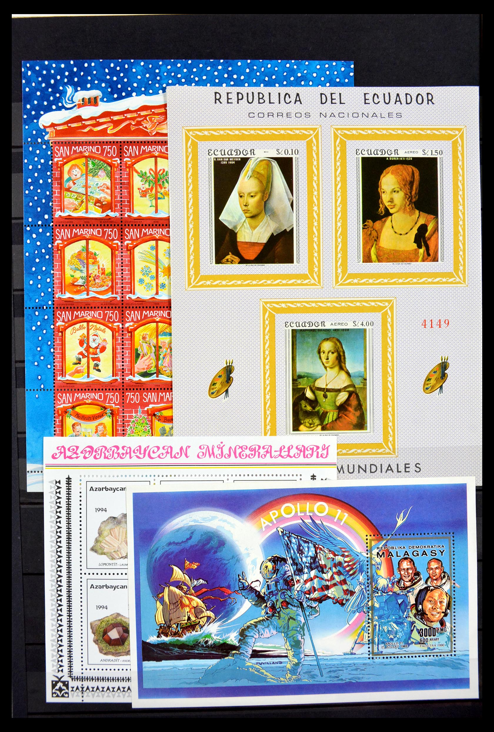 29584 046 - 29584 World souvenir sheets 1980-2011.