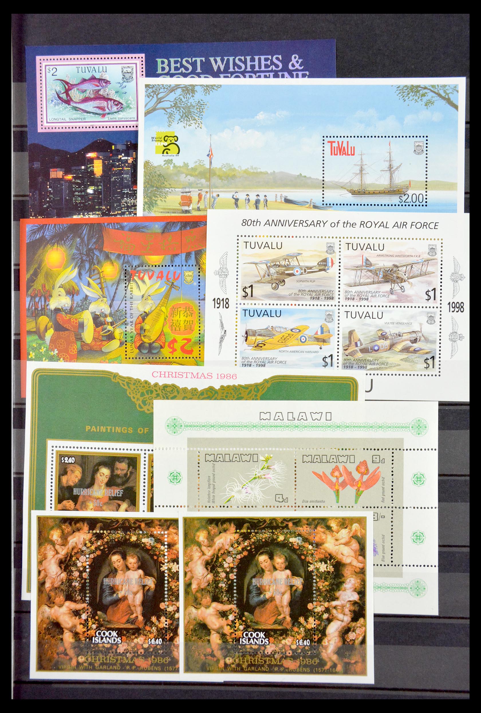29584 059 - 29584 World souvenir sheets 1980-2011.
