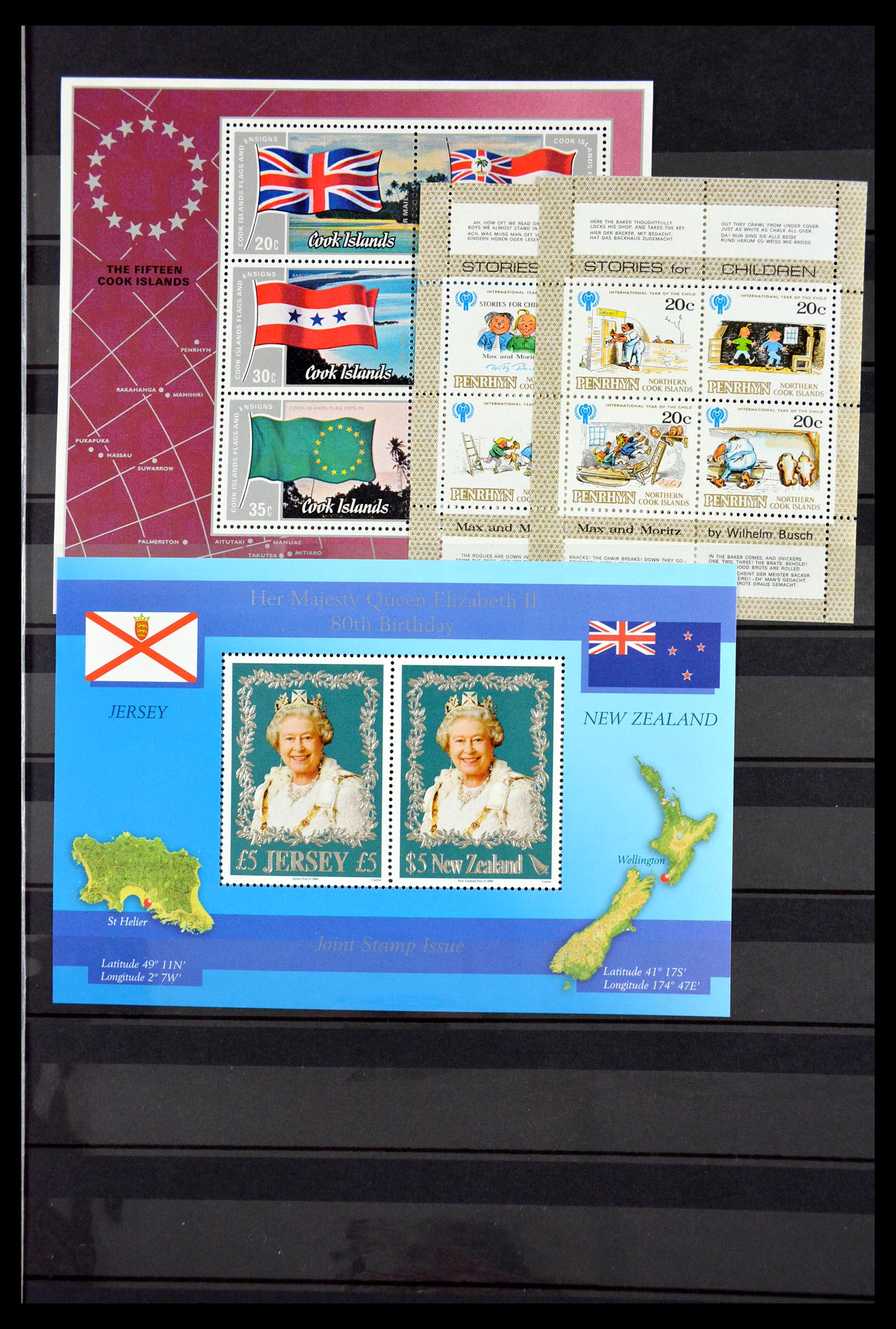 29584 061 - 29584 World souvenir sheets 1980-2011.