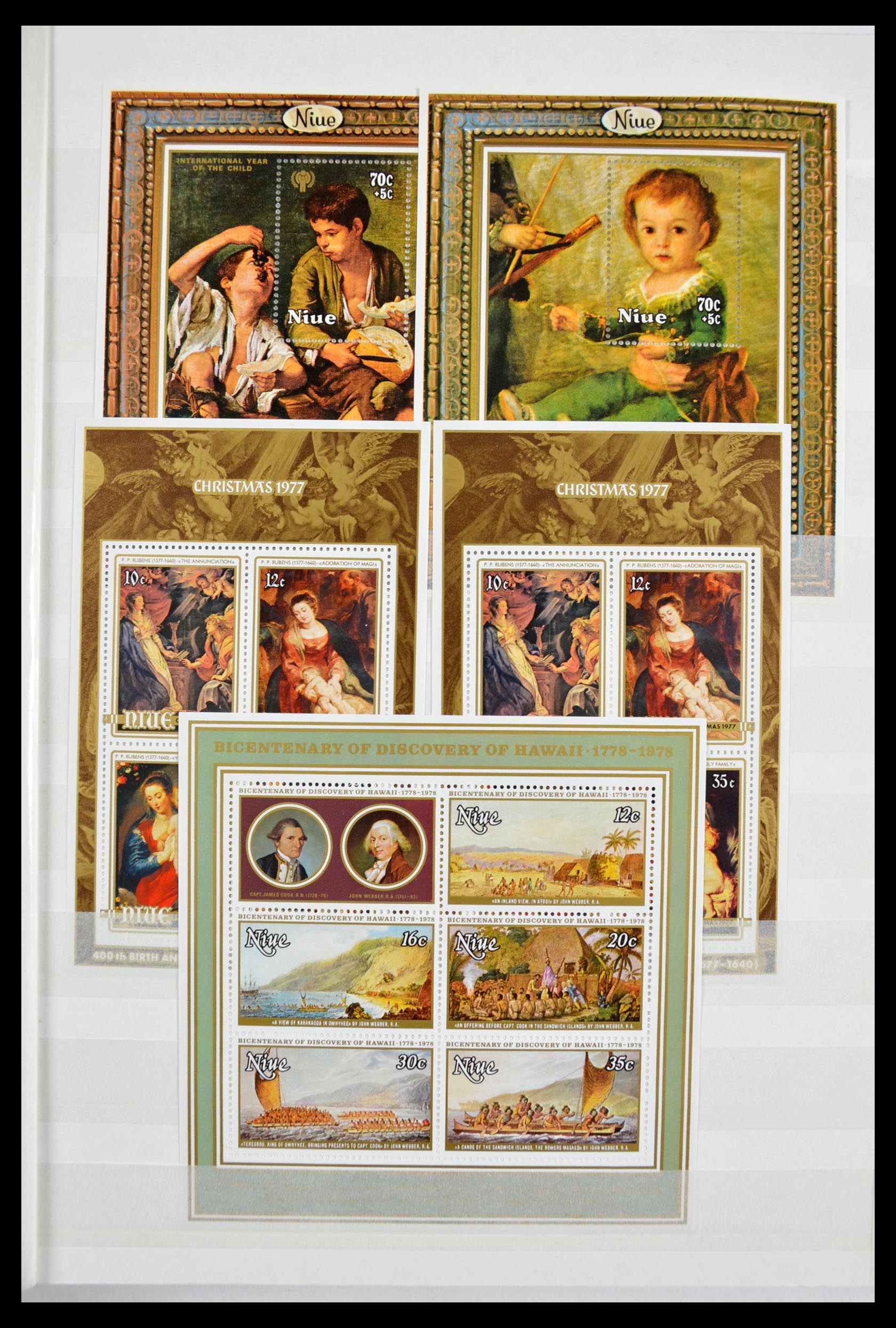29584 068 - 29584 World souvenir sheets 1980-2011.