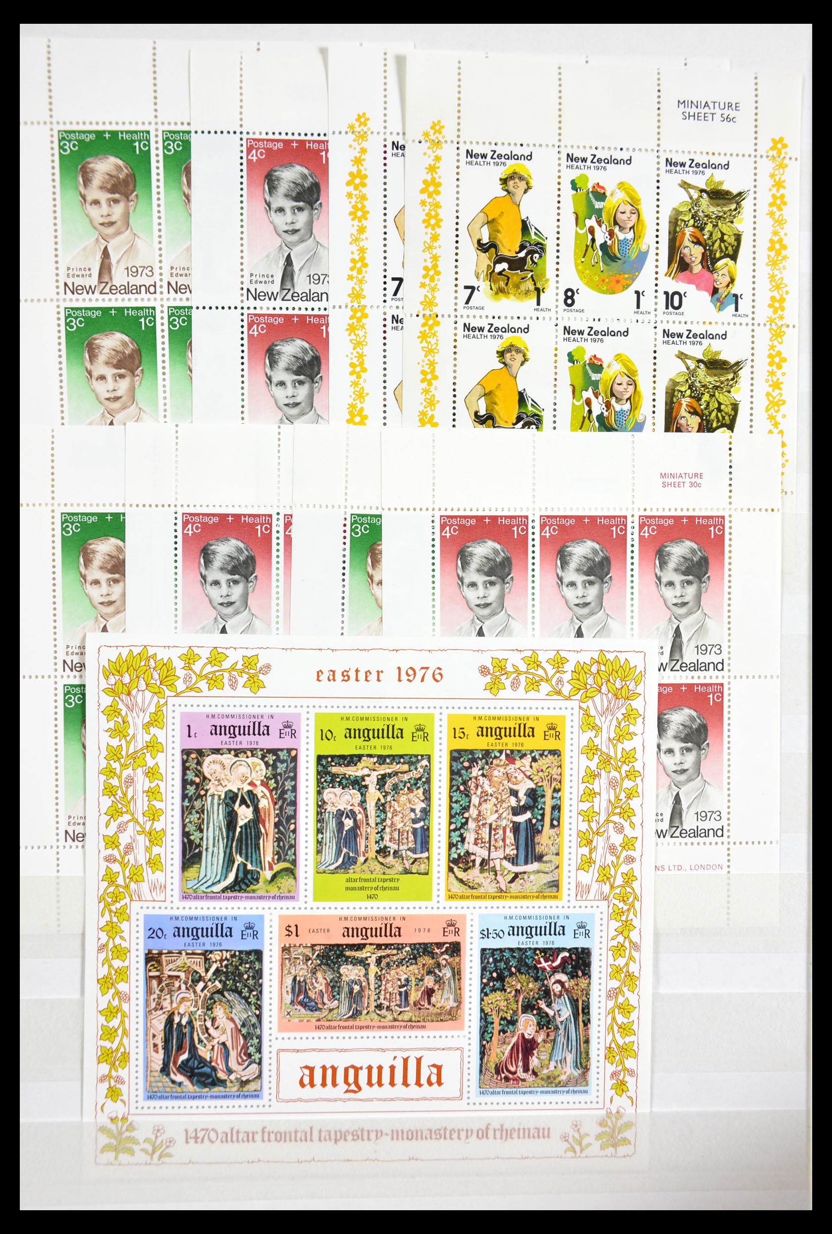 29584 079 - 29584 World souvenir sheets 1980-2011.