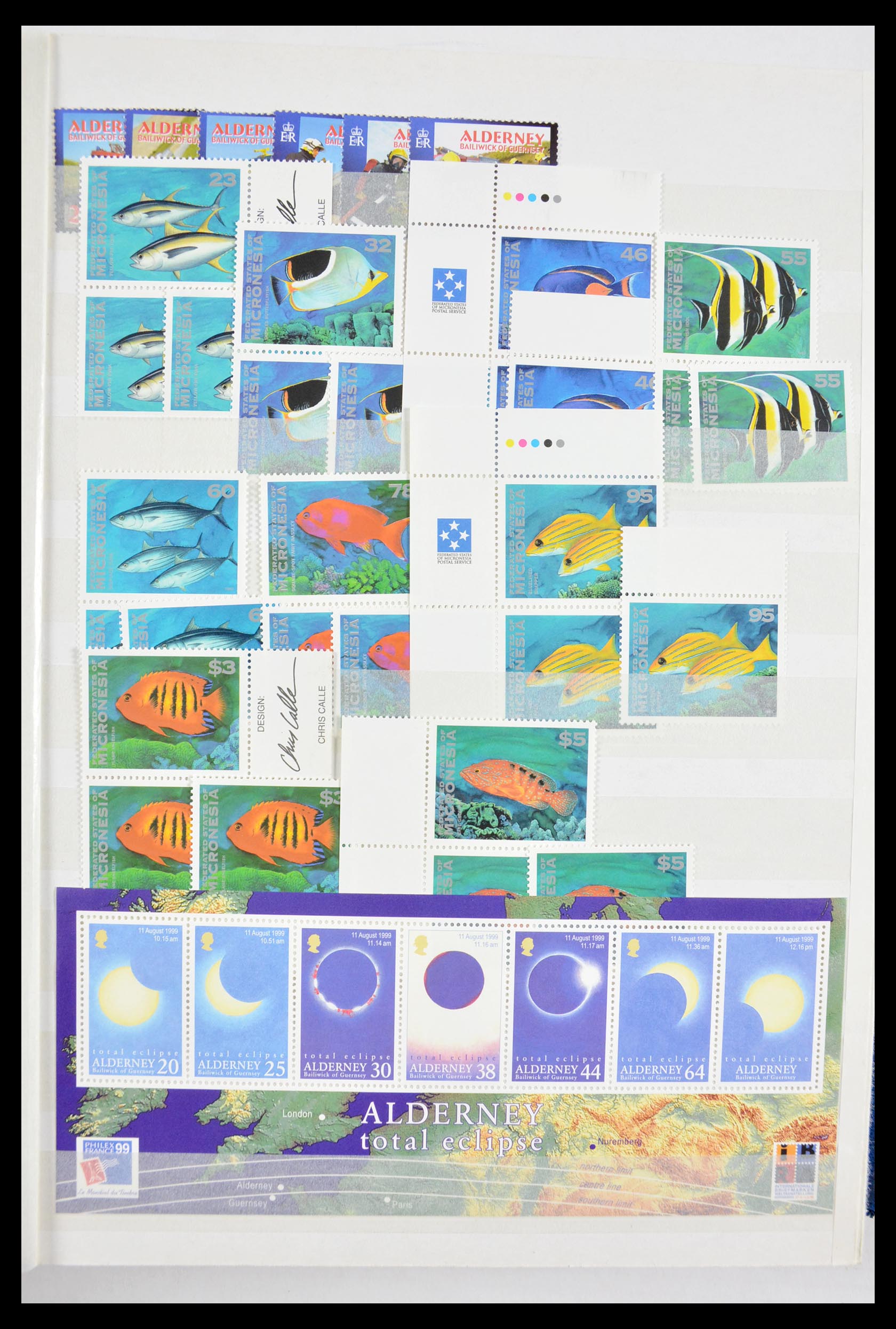 29584 082 - 29584 World souvenir sheets 1980-2011.