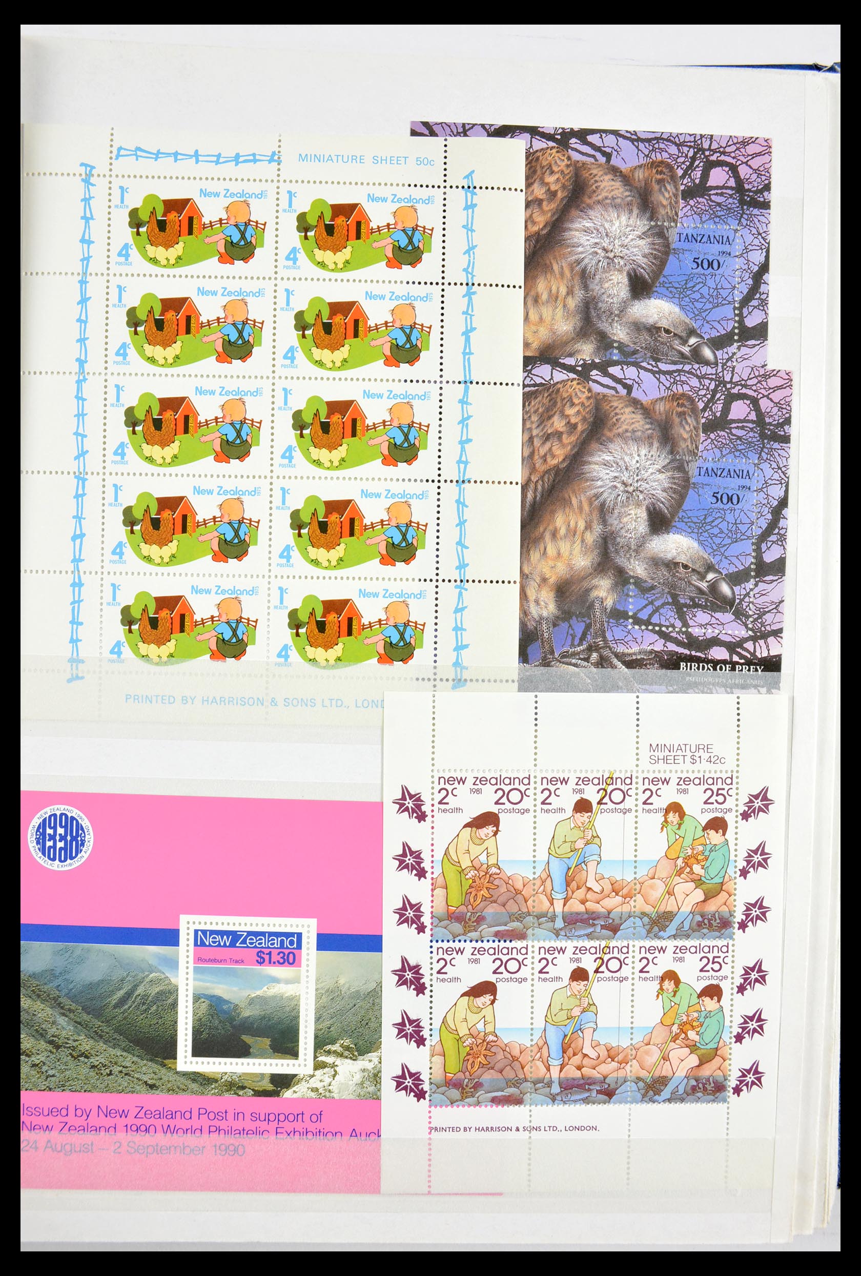 29584 088 - 29584 World souvenir sheets 1980-2011.