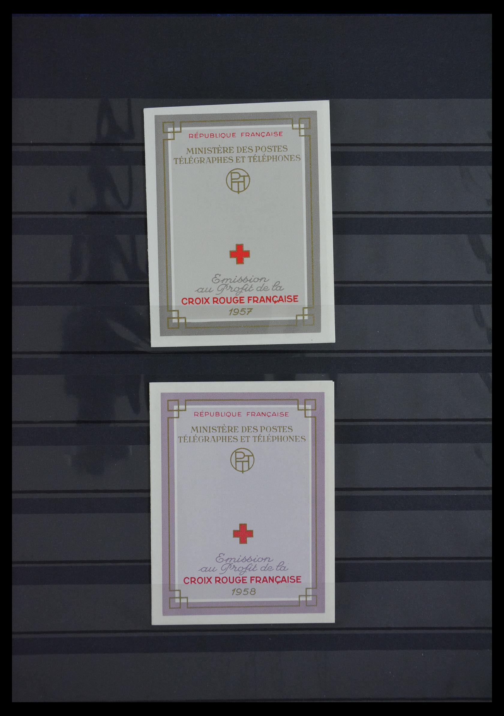 29737 007 - 29737 Frankrijk Rode Kruisboekjes 1952-1959.