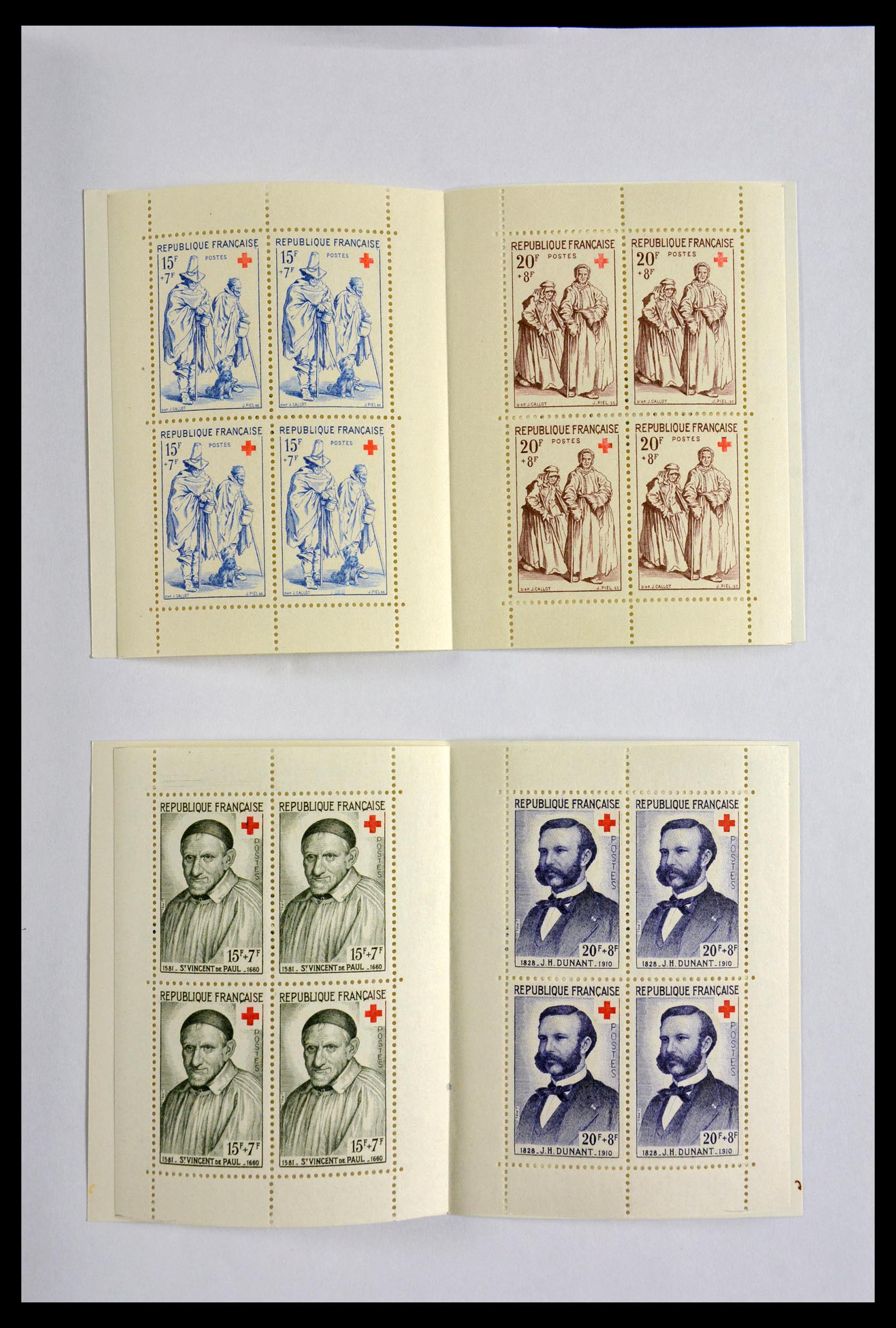 29737 008 - 29737 France Red Cross booklets 1952-1959.