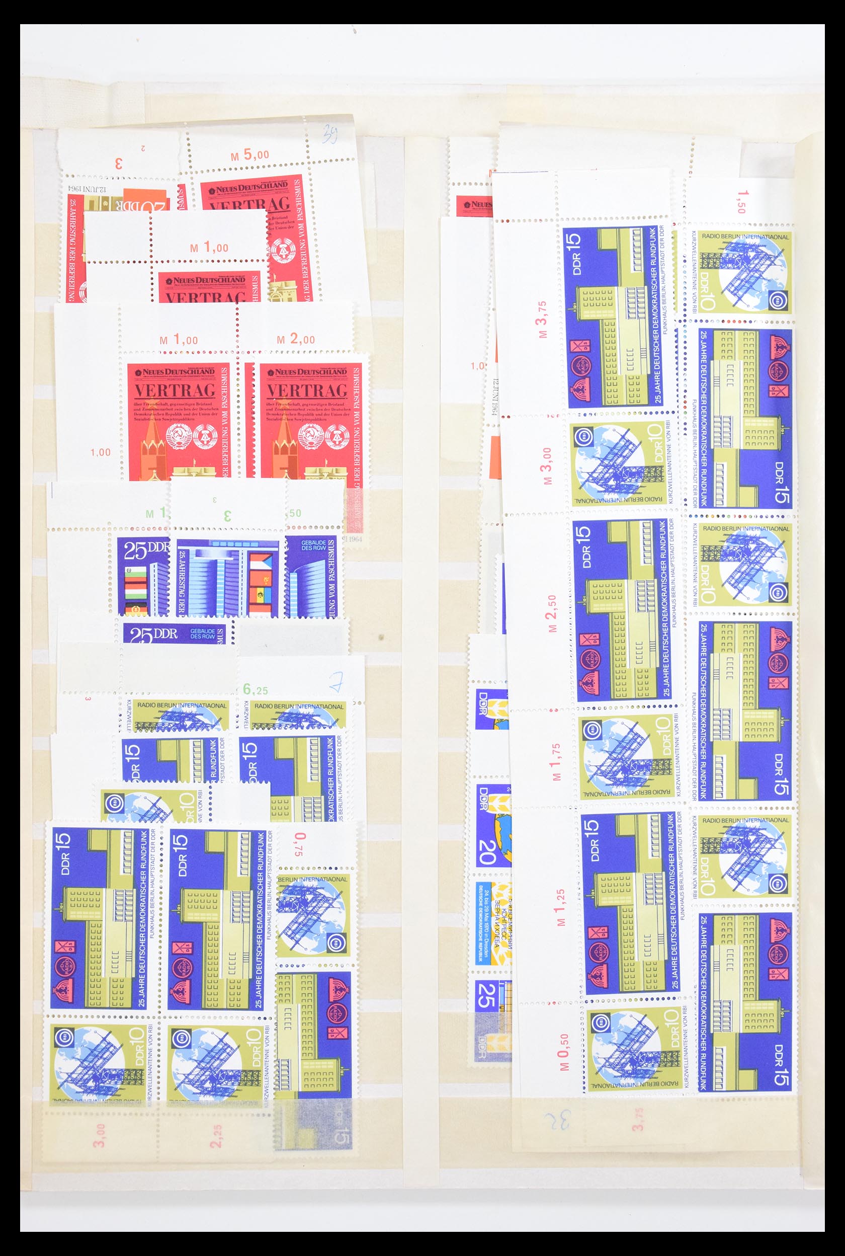 30343 069 - 30343 DDR gigantic stock 1949-1990.