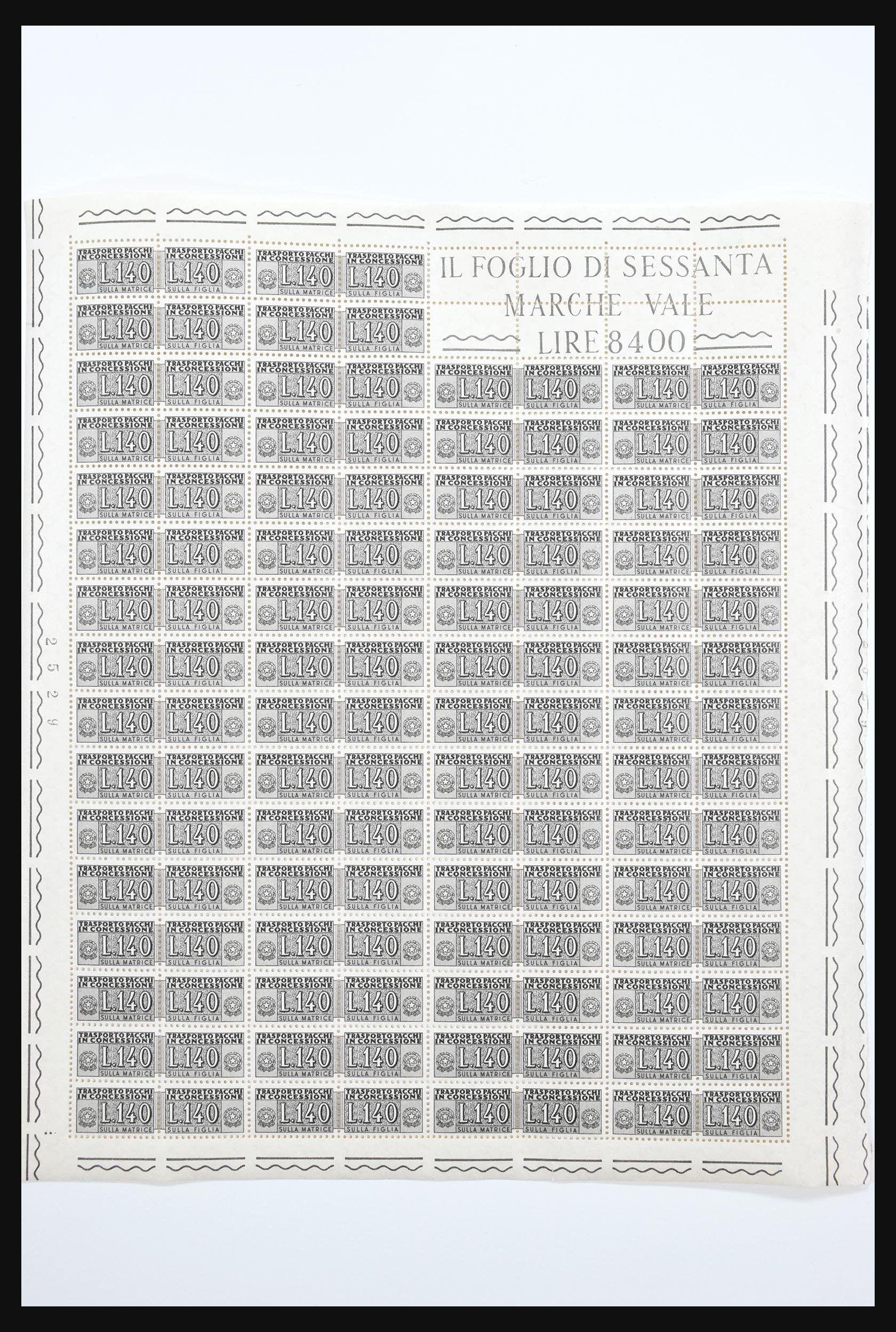 30616 383 - 30616 Italy and territories 1900-1960.