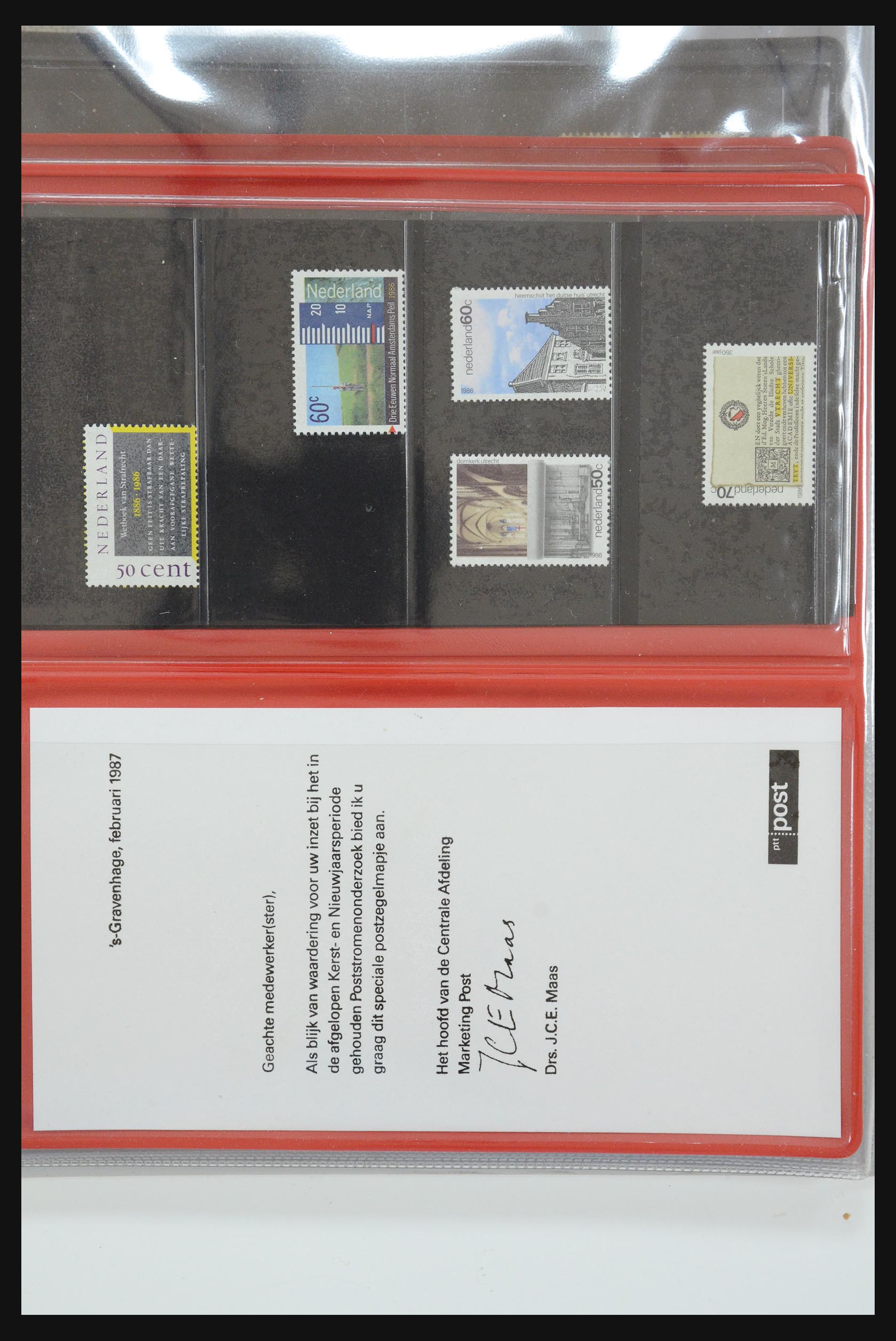 31495 019 - 31495 Netherlands special presentation packs.