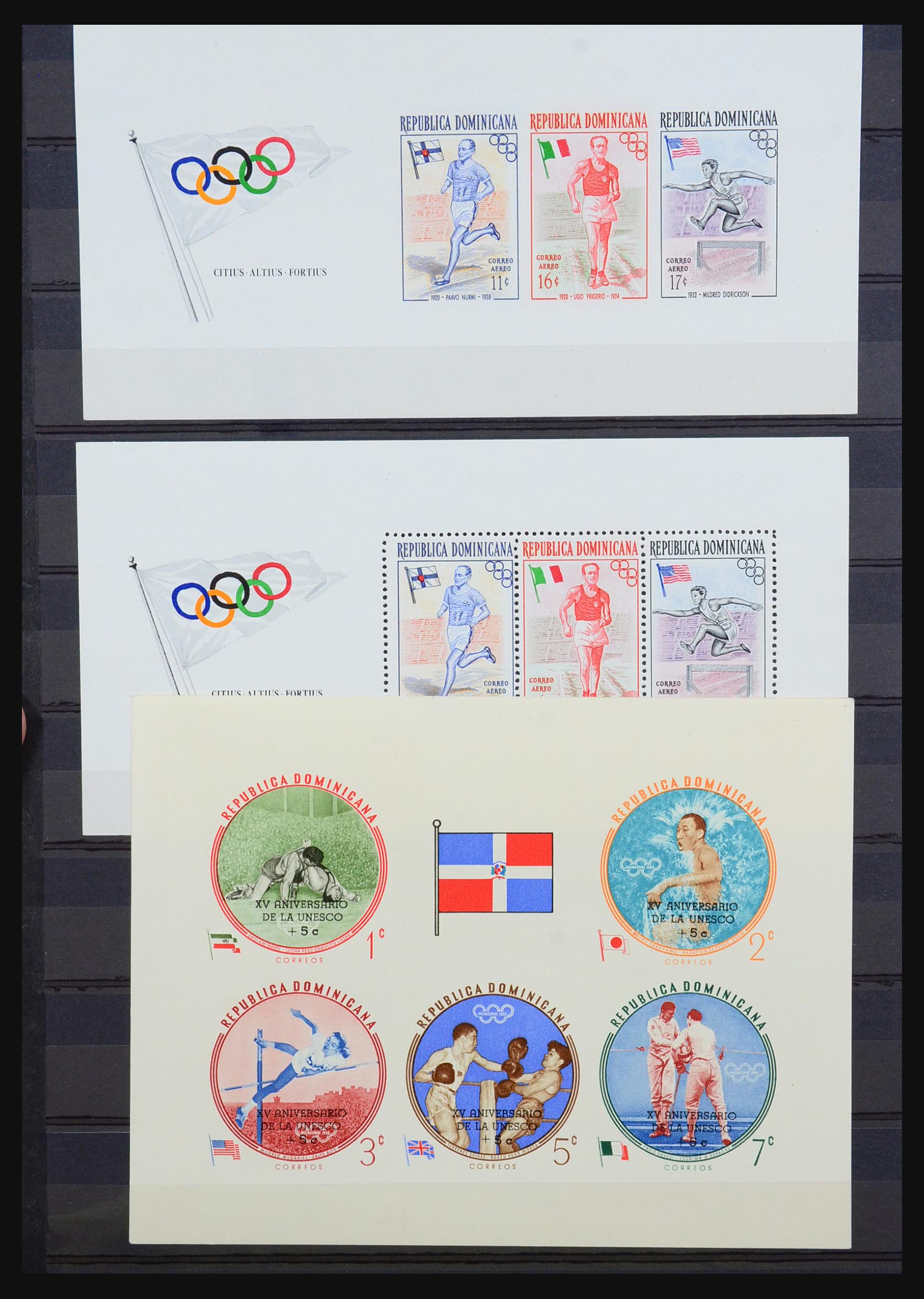 31524 004 - 31524 World souvenir sheets 1937-1985.