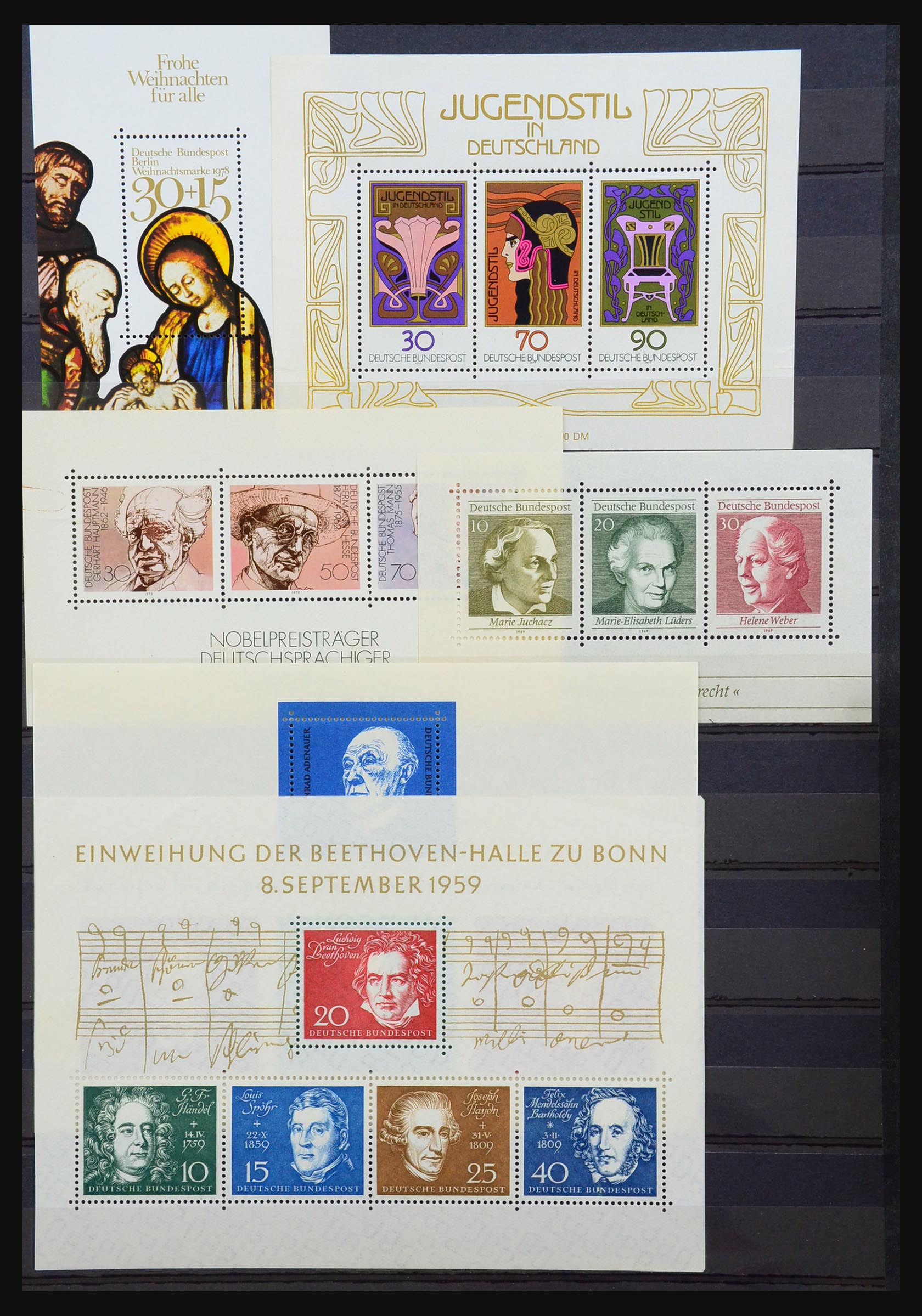 31524 007 - 31524 World souvenir sheets 1937-1985.