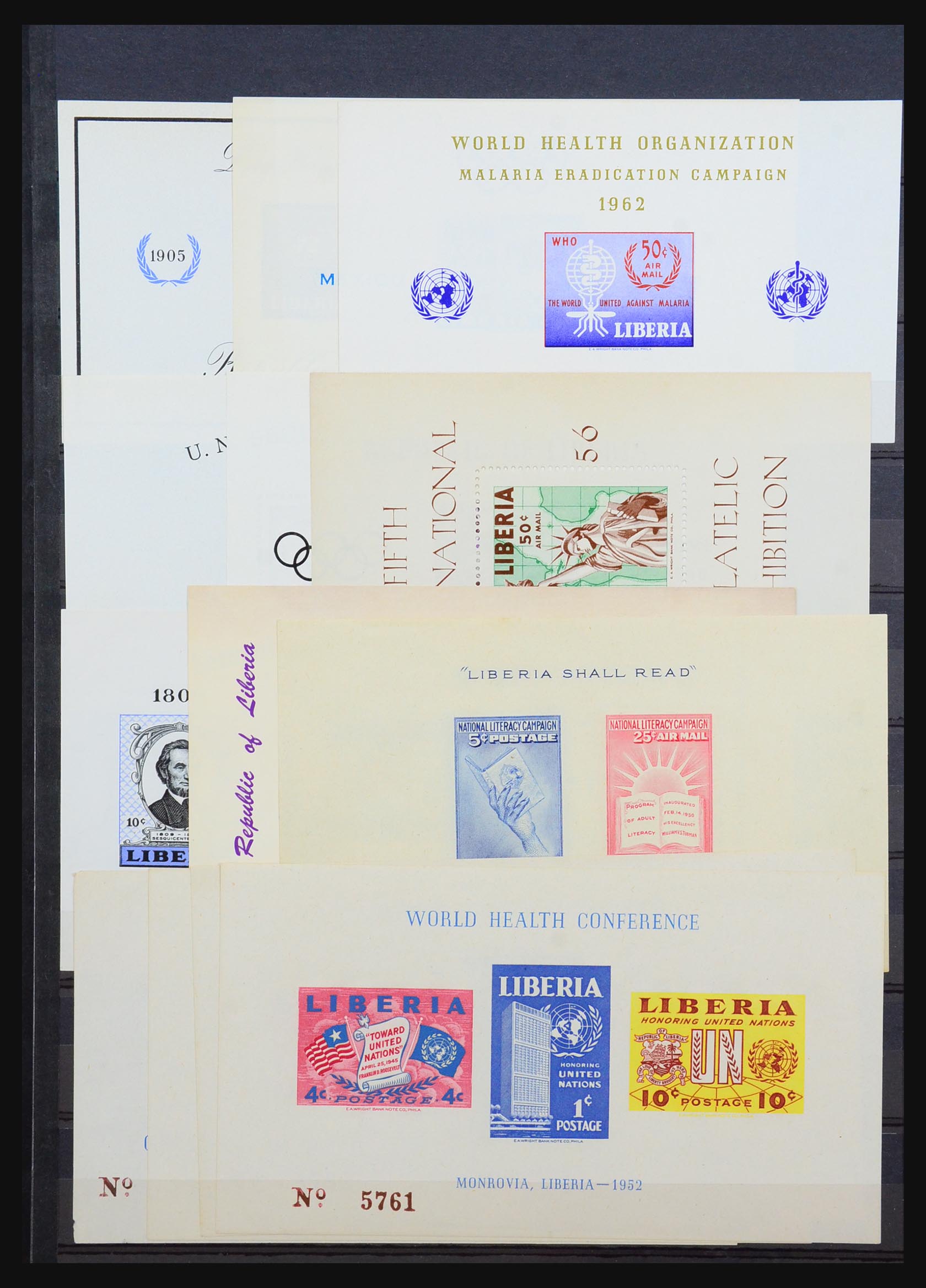 31524 019 - 31524 World souvenir sheets 1937-1985.