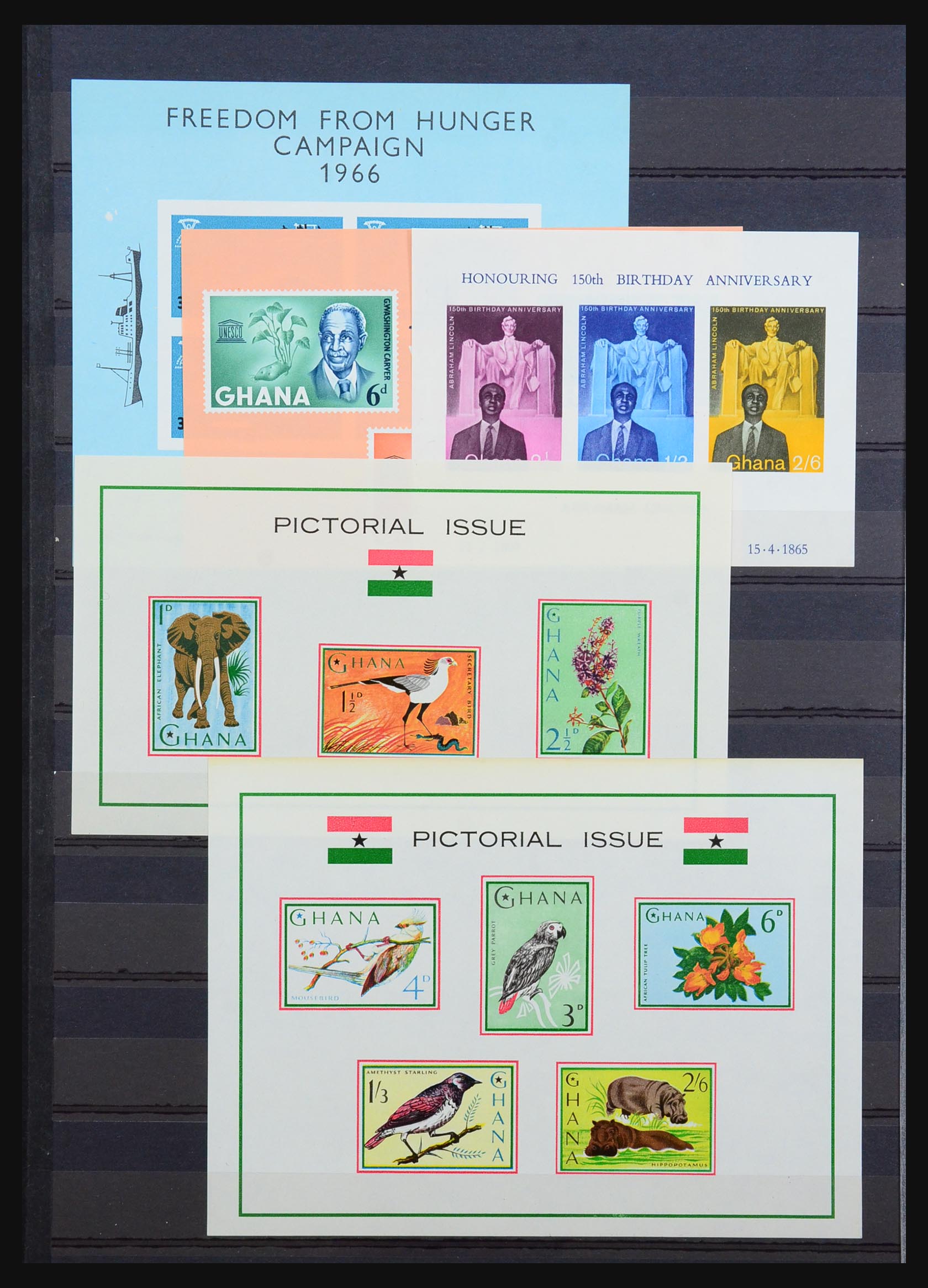 31524 021 - 31524 World souvenir sheets 1937-1985.