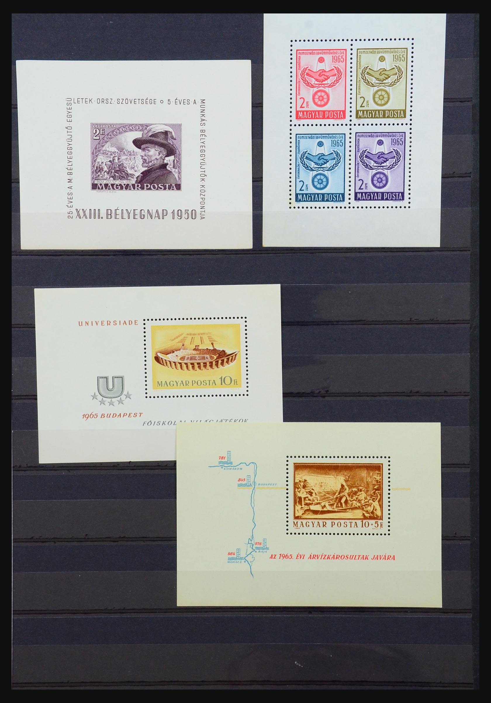 31524 030 - 31524 World souvenir sheets 1937-1985.