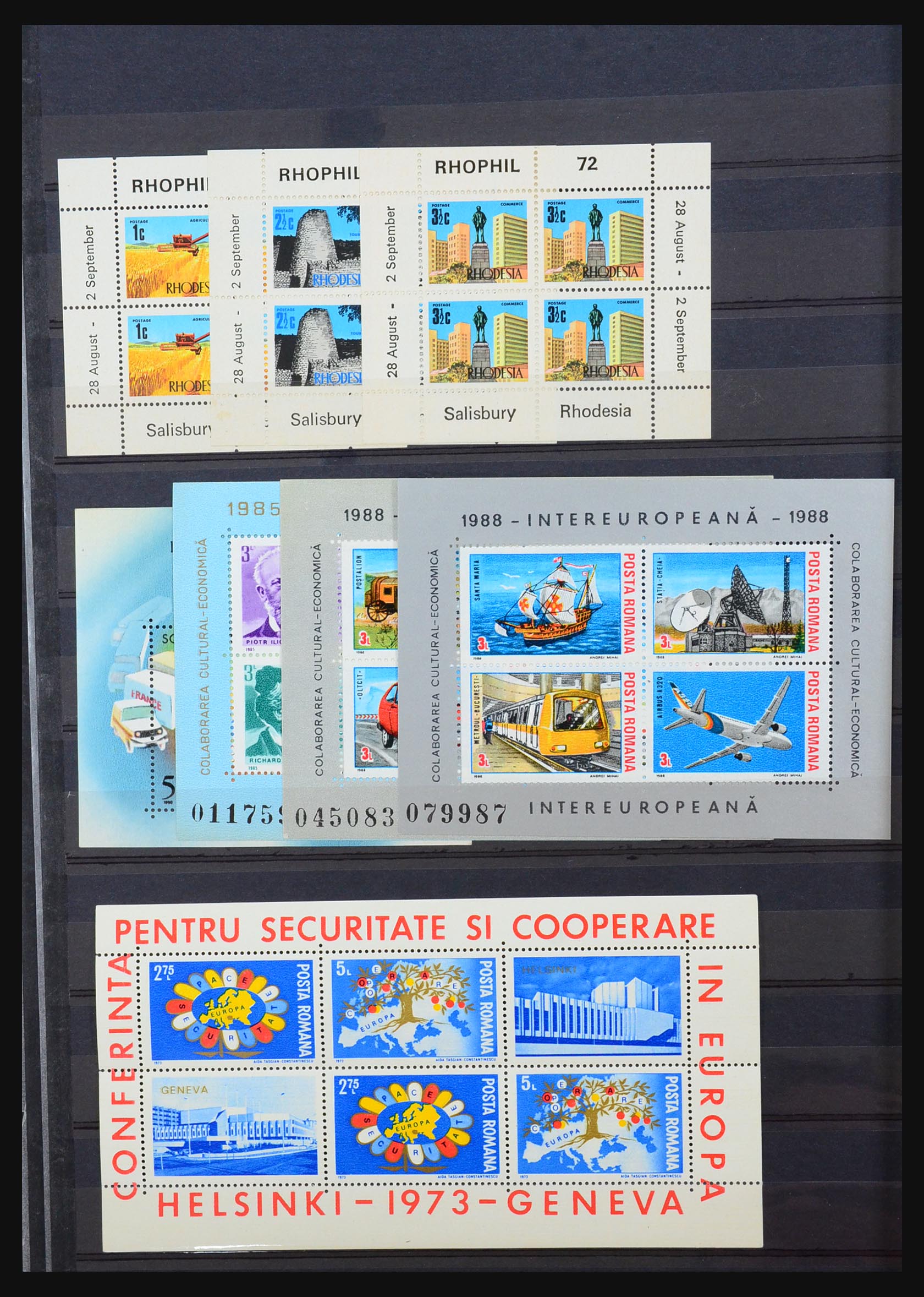 31524 057 - 31524 World souvenir sheets 1937-1985.