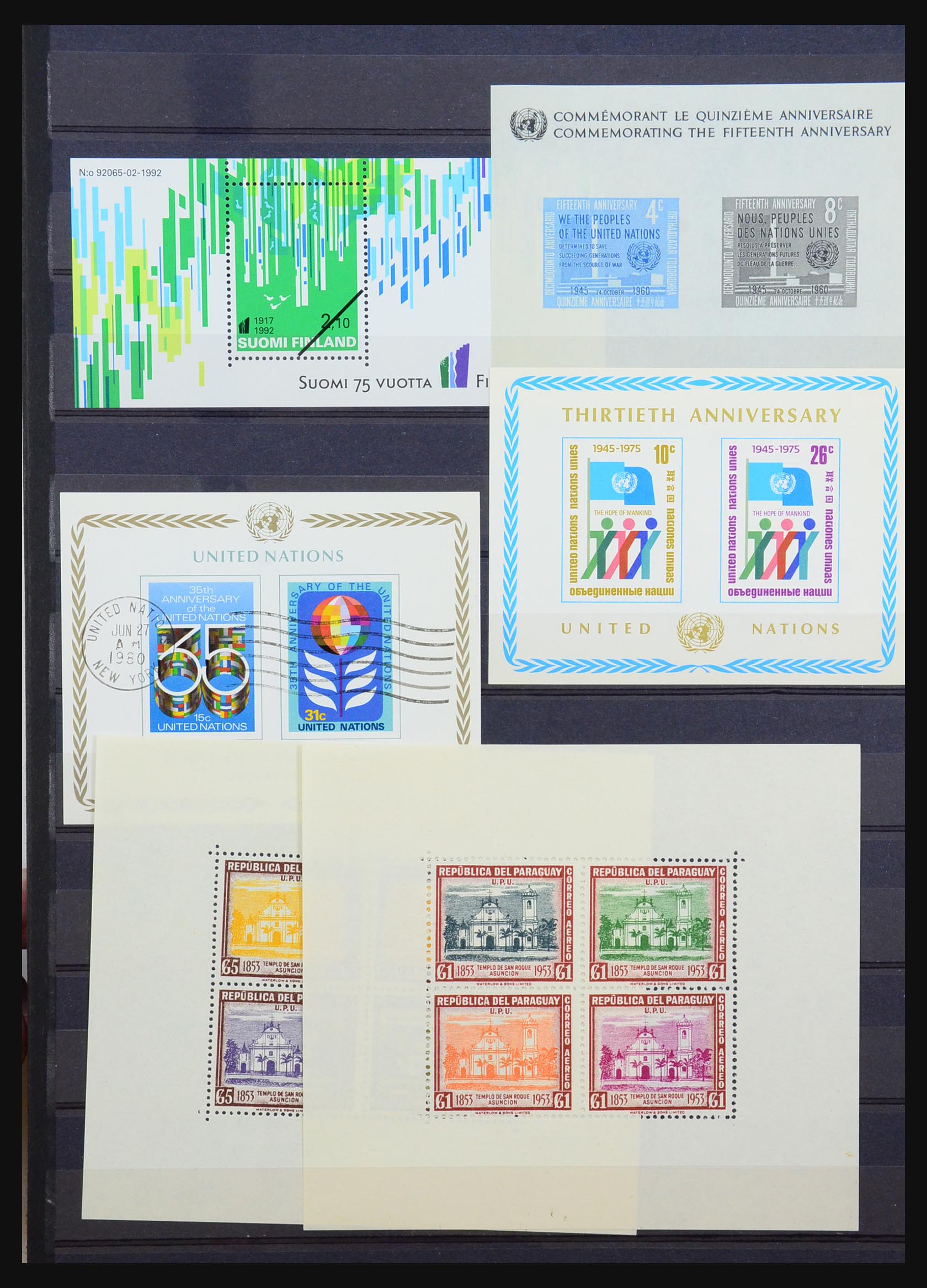 31524 059 - 31524 World souvenir sheets 1937-1985.