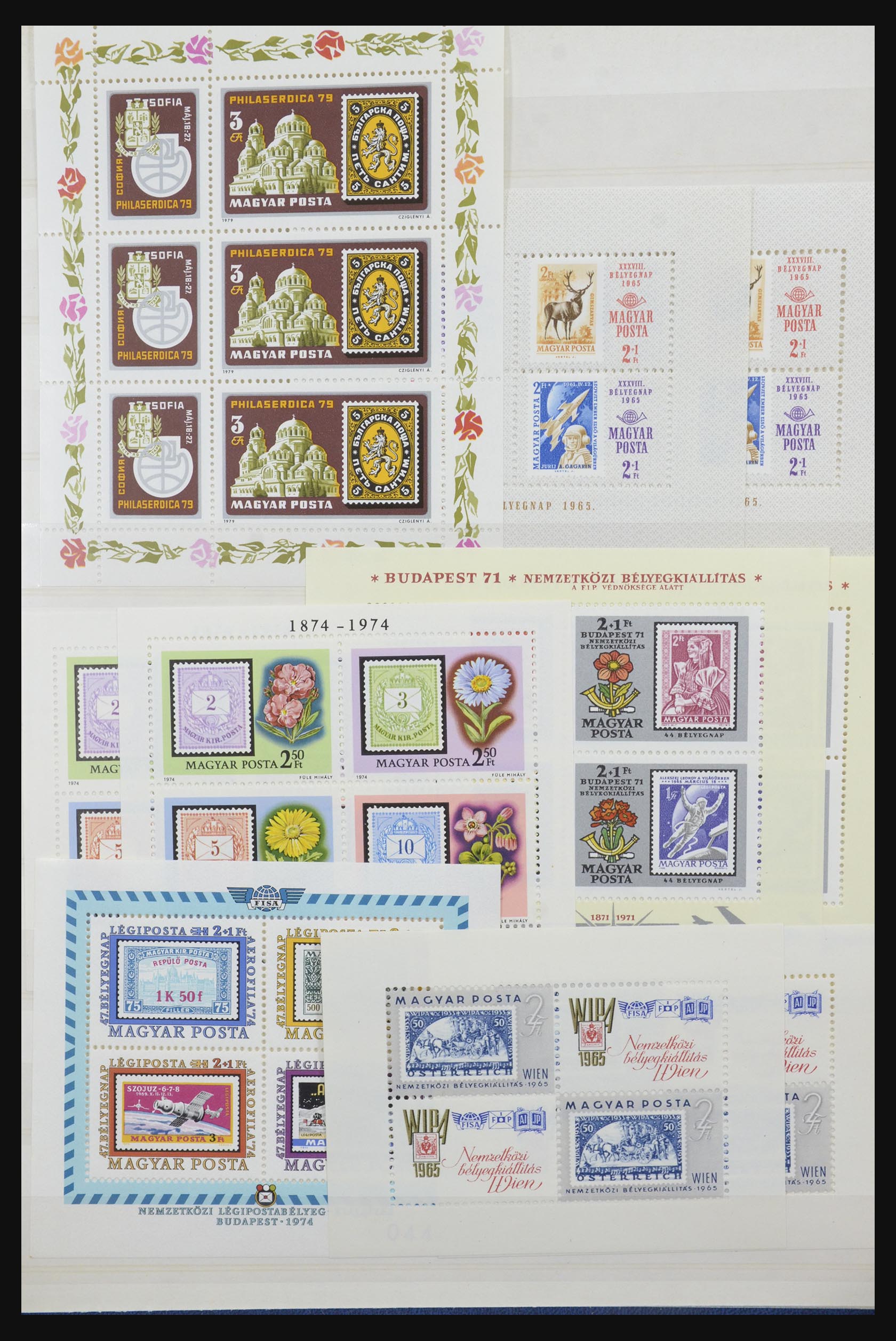 31652 025 - 31652 Motief: postzegel op postzegel 1940-1993.
