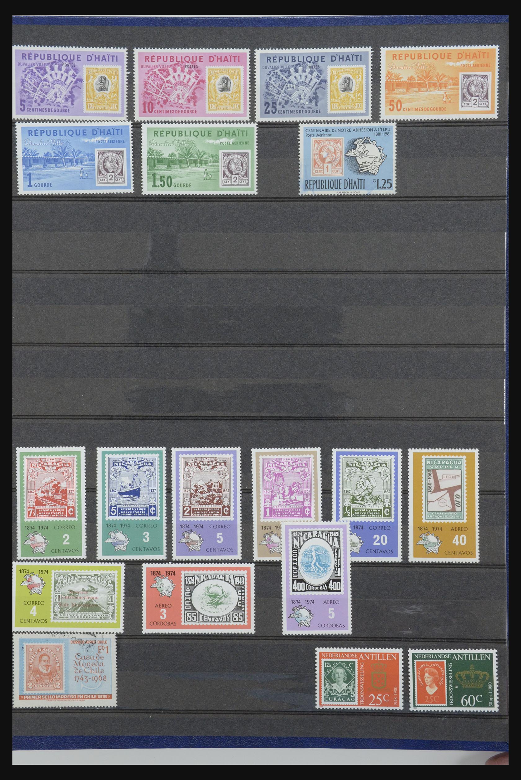 31652 052 - 31652 Motief: postzegel op postzegel 1940-1993.